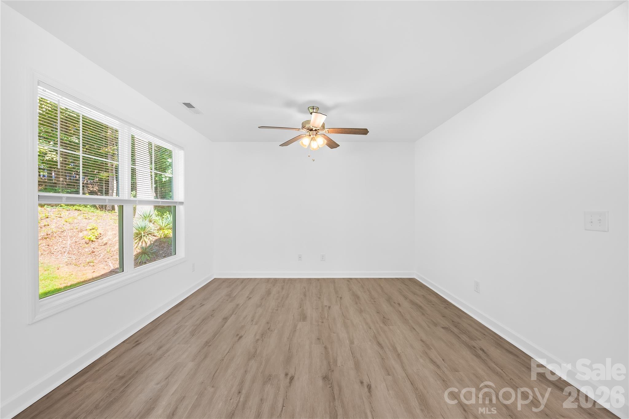 240 Valleybrook Lane — Troutman