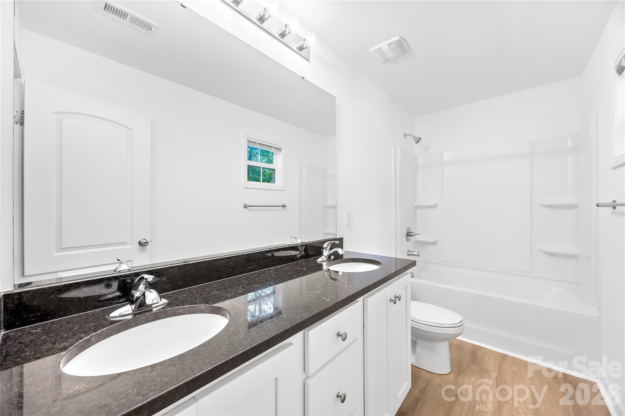 240 Valleybrook Lane — Troutman