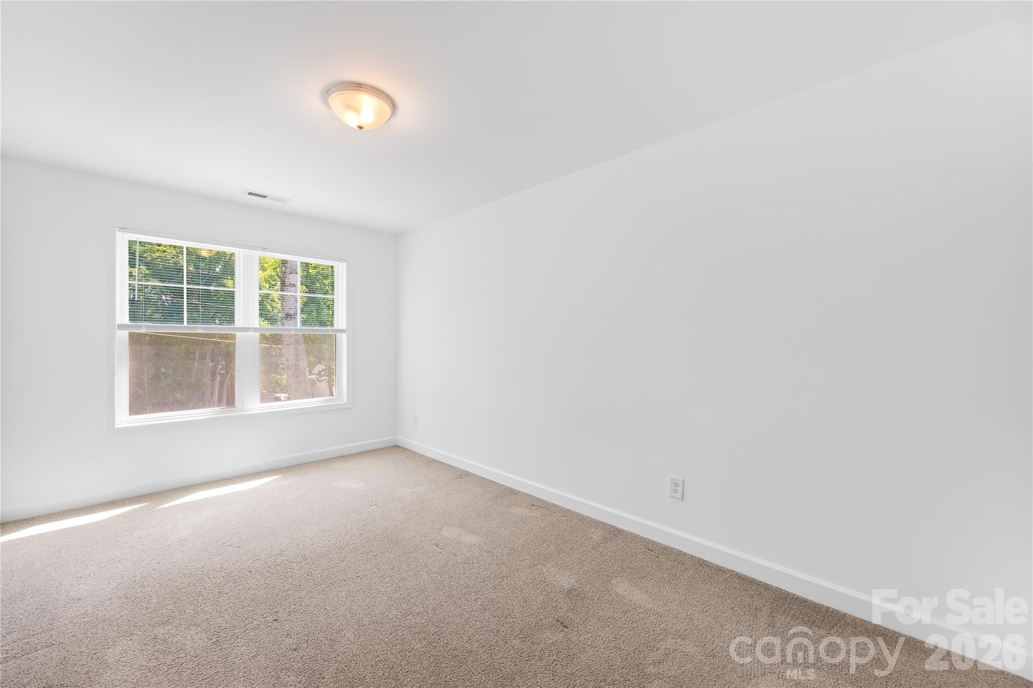 240 Valleybrook Lane — Troutman