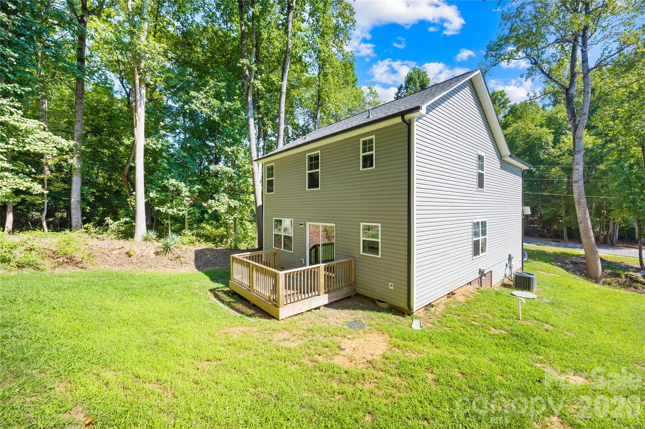 240 Valleybrook Lane — Troutman