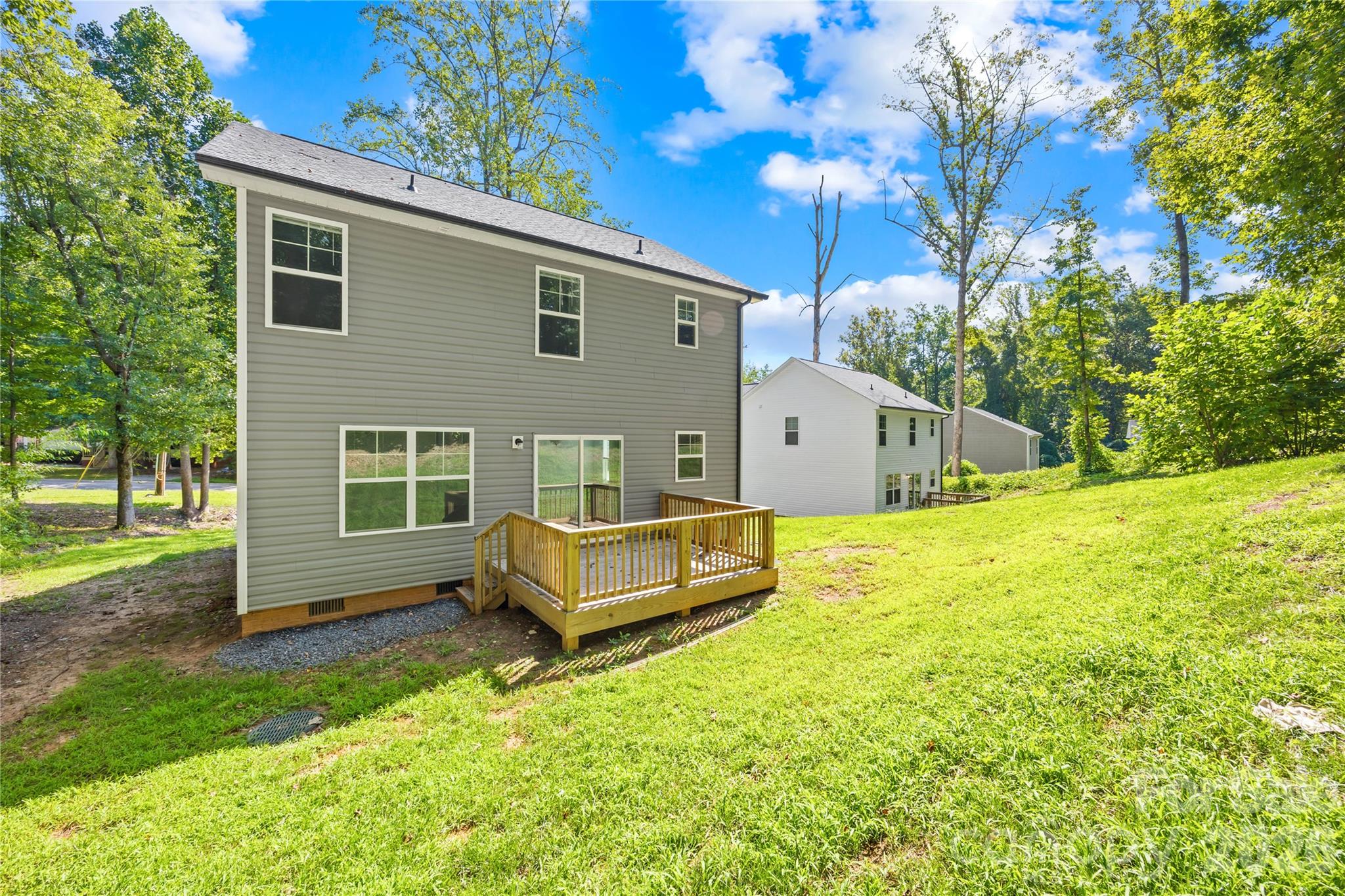 240 Valleybrook Lane — Troutman