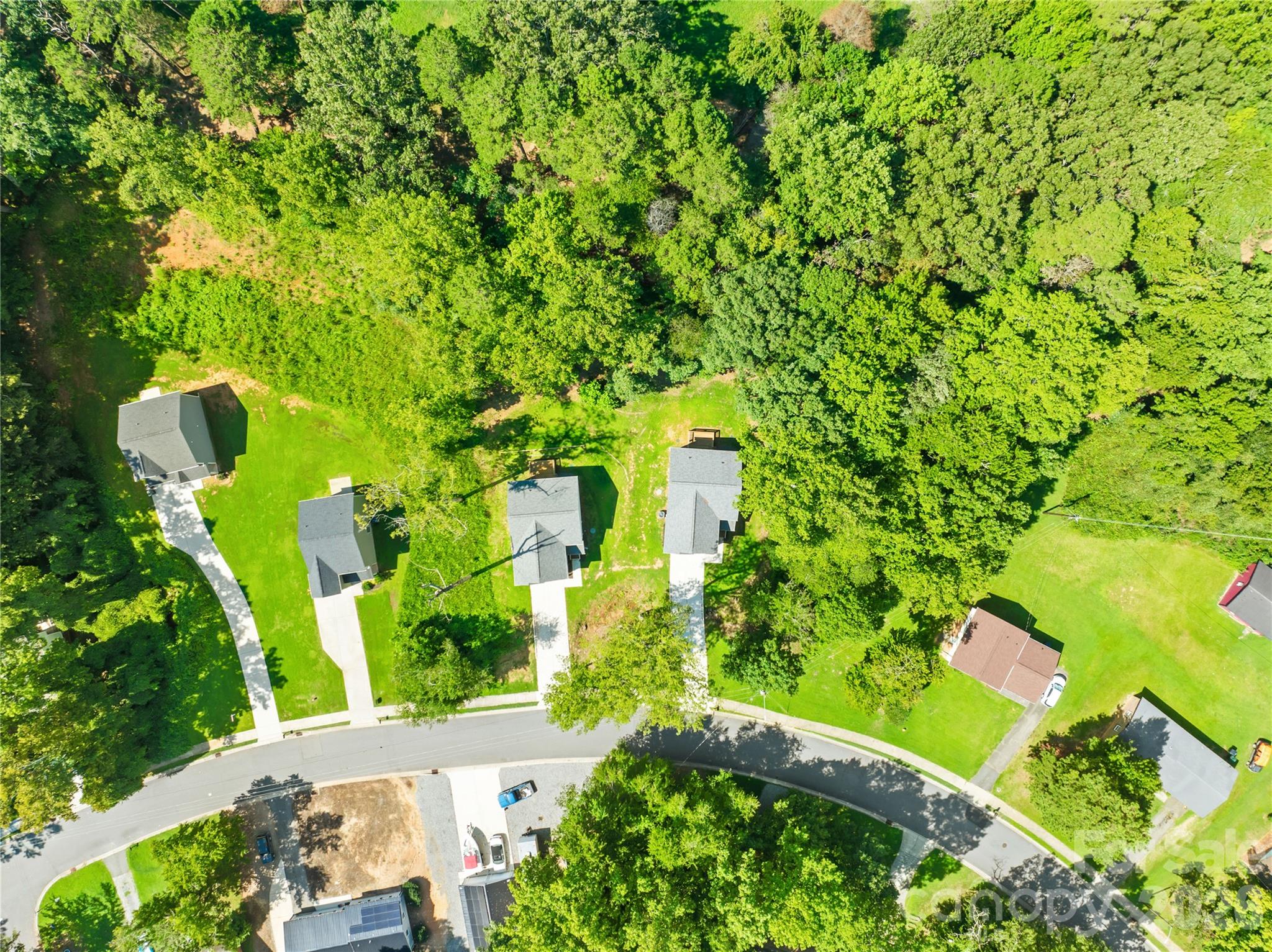 240 Valleybrook Lane — Troutman