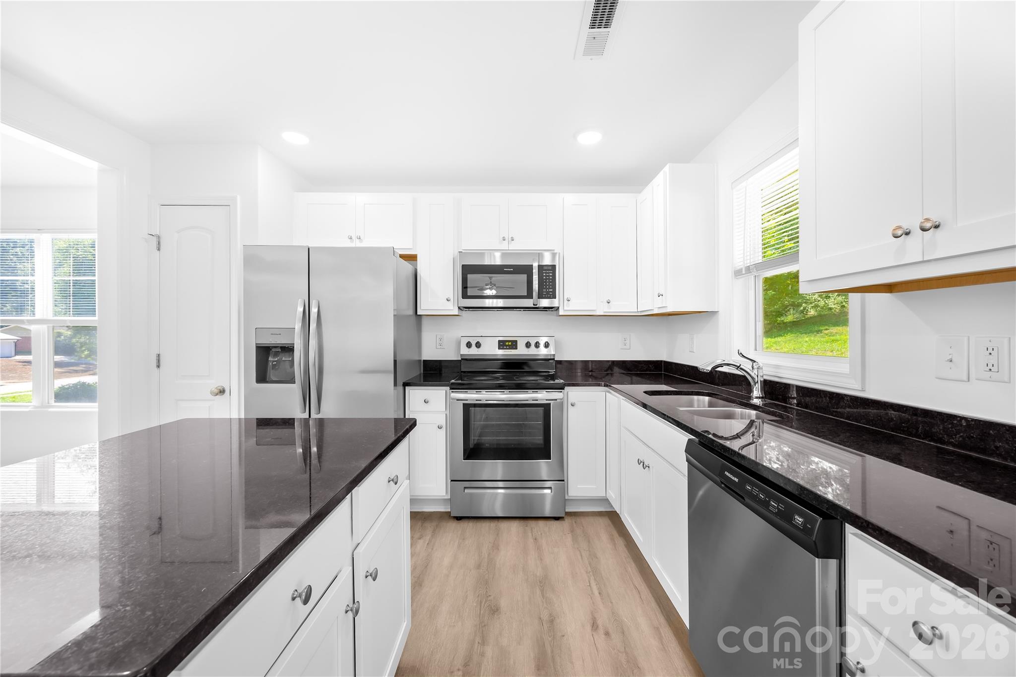 240 Valleybrook Lane — Troutman