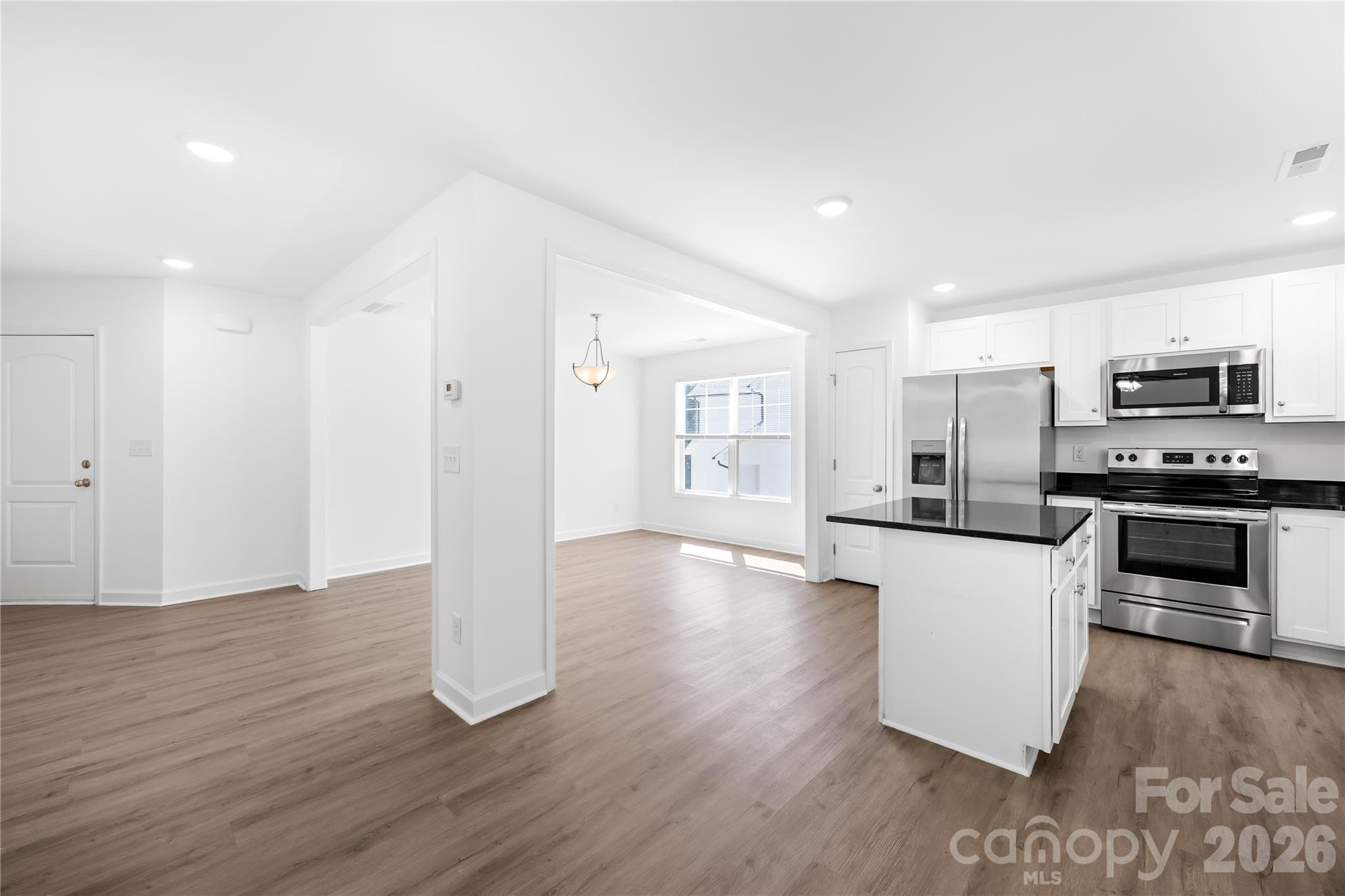 240 Valleybrook Lane — Troutman