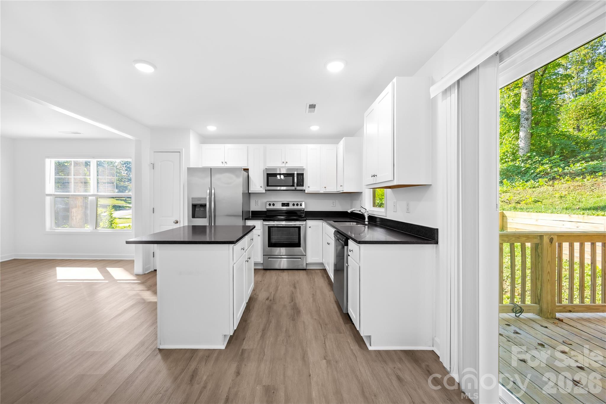 242 Valleybrook Lane — Troutman