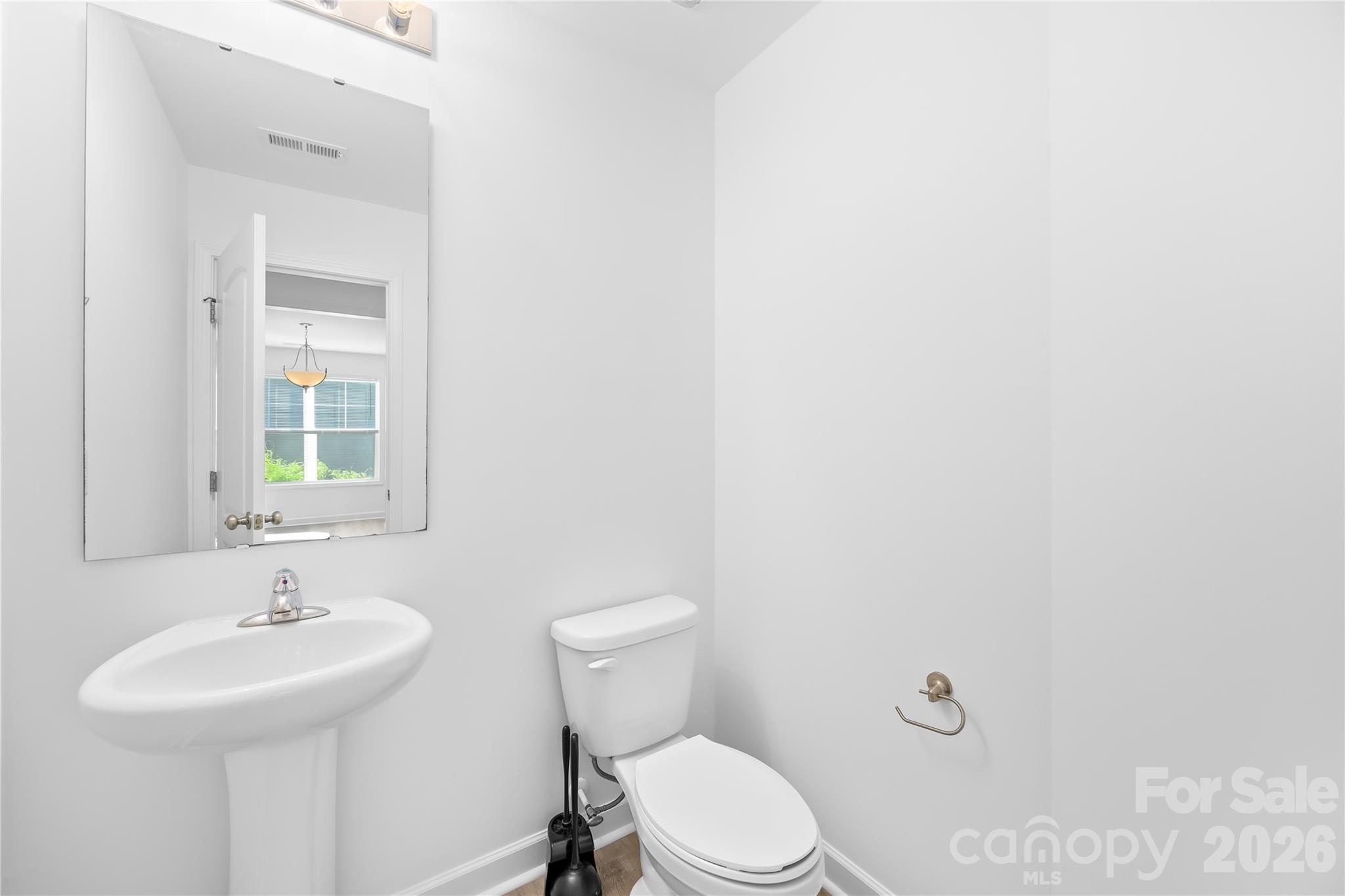 242 Valleybrook Lane — Troutman