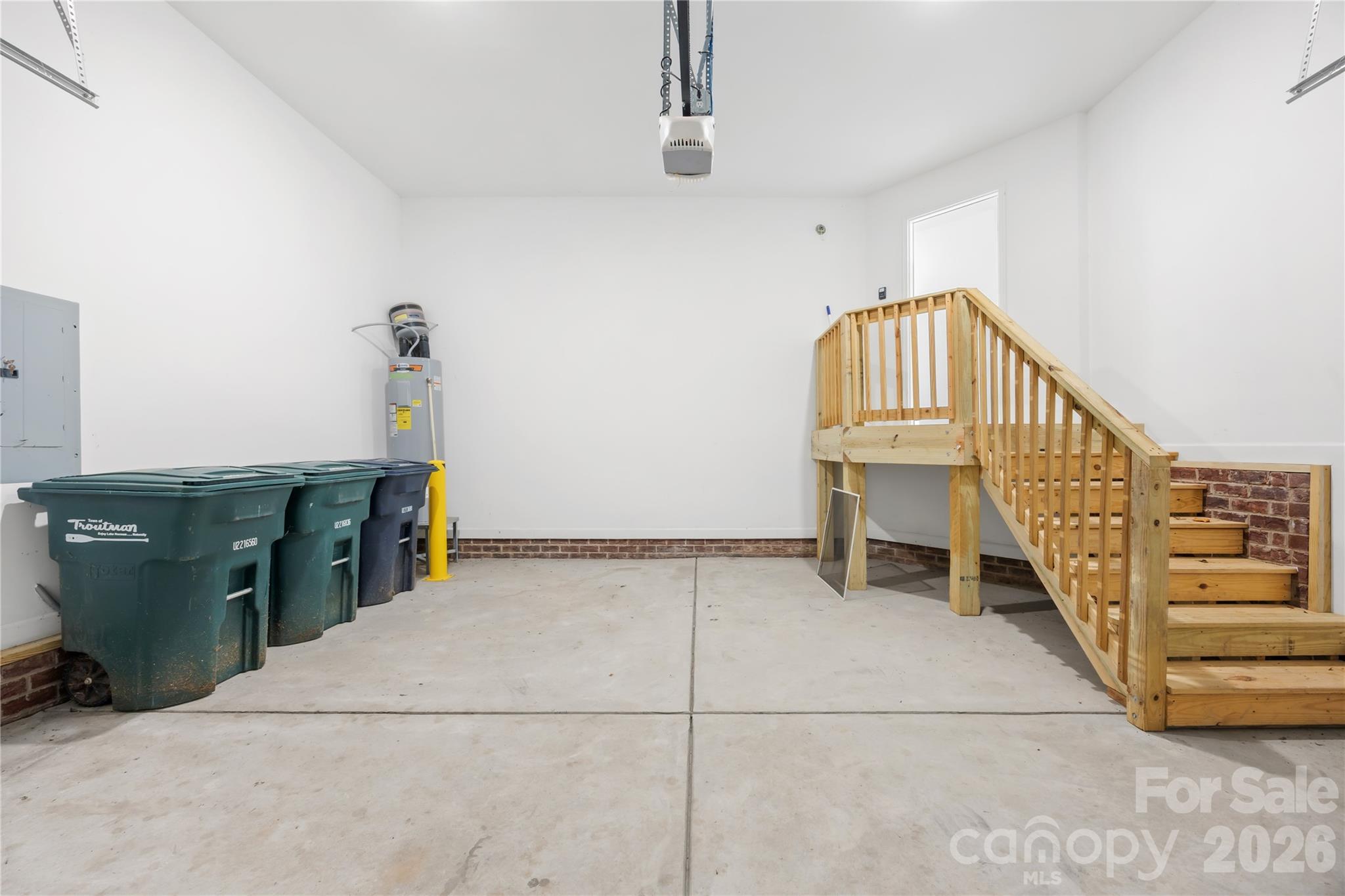 242 Valleybrook Lane — Troutman