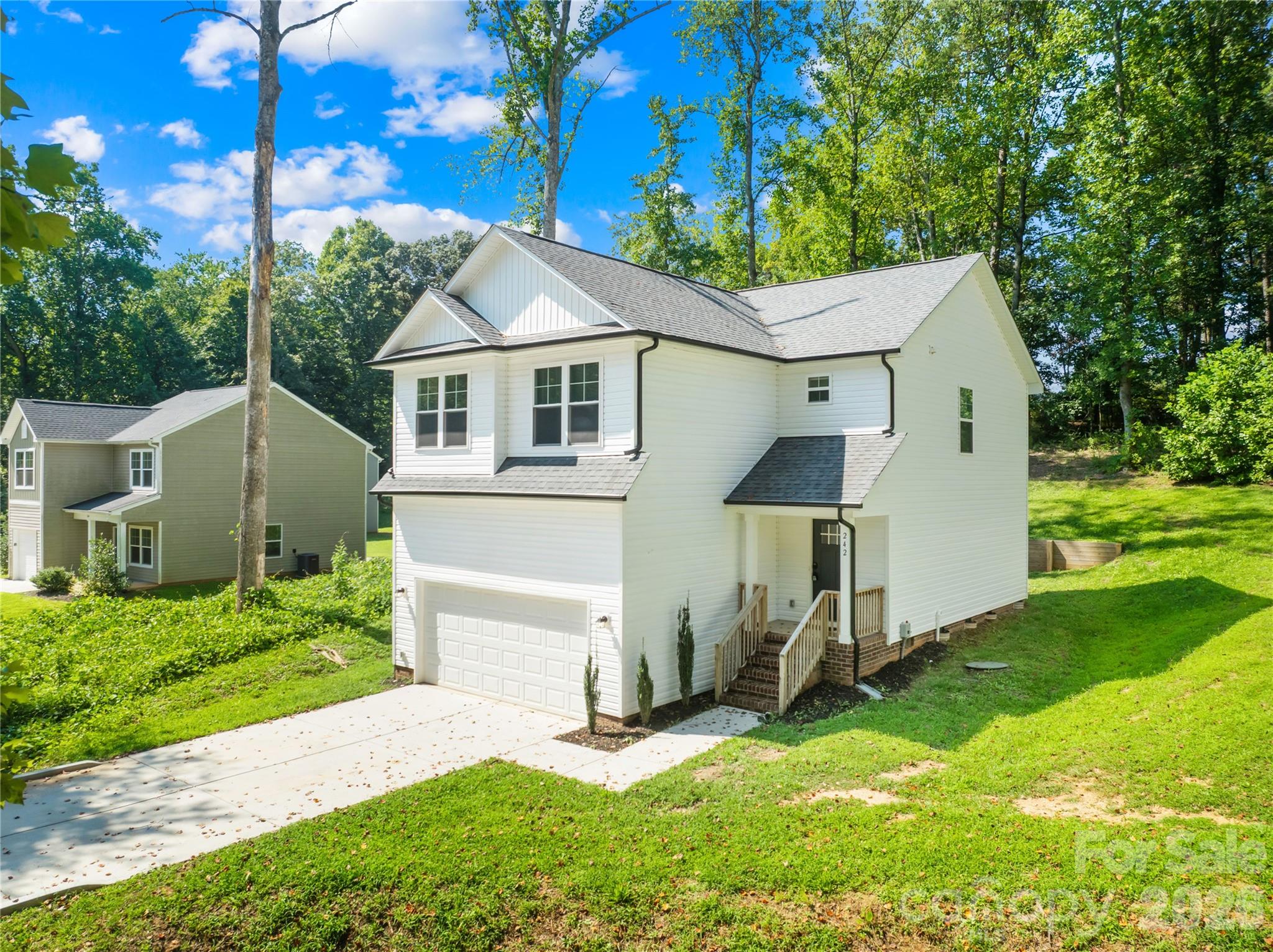 242 Valleybrook Lane — Troutman