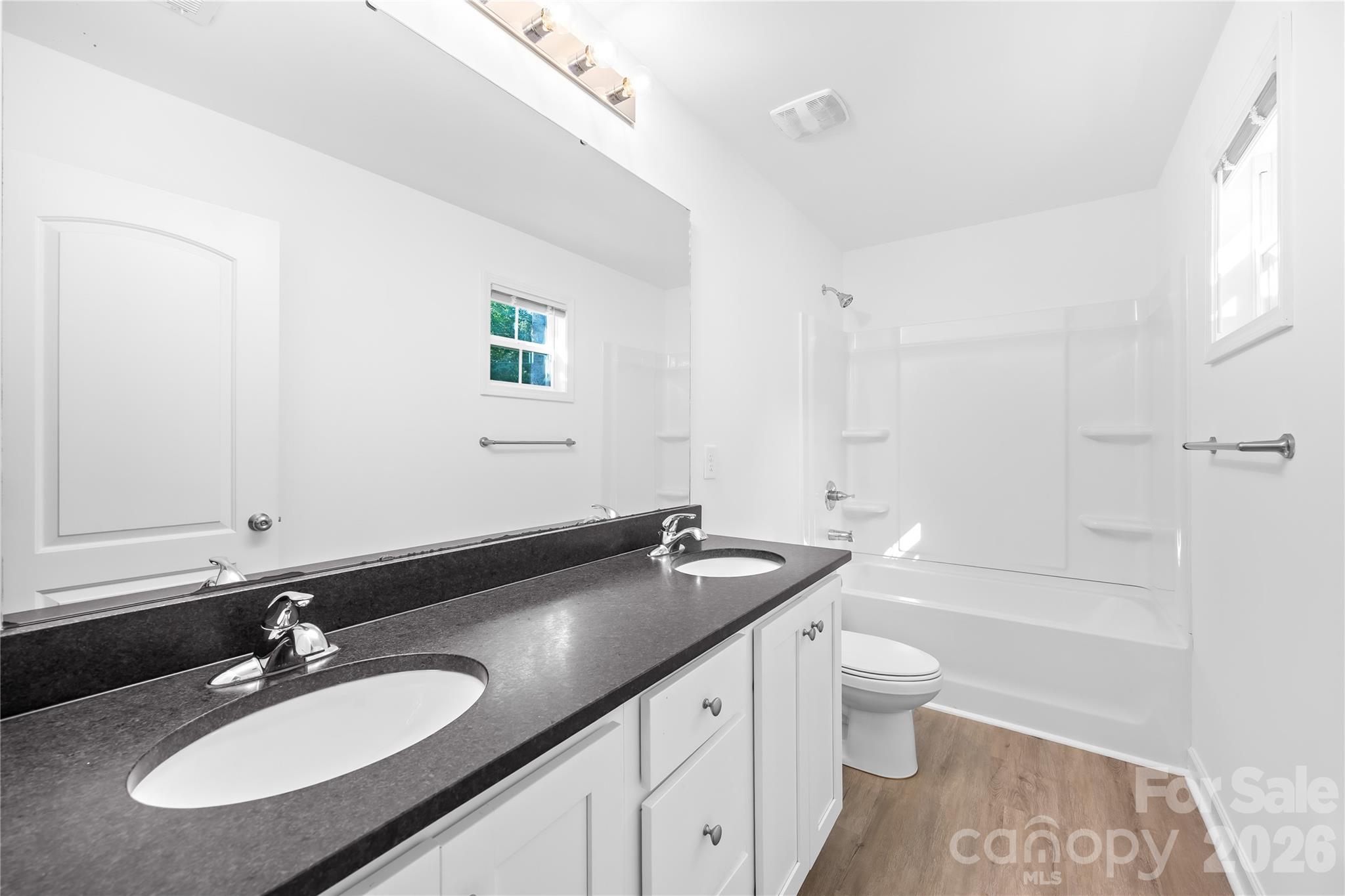 242 Valleybrook Lane — Troutman