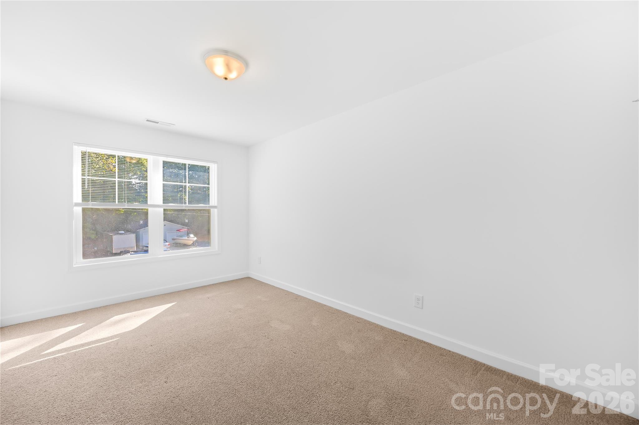 242 Valleybrook Lane — Troutman