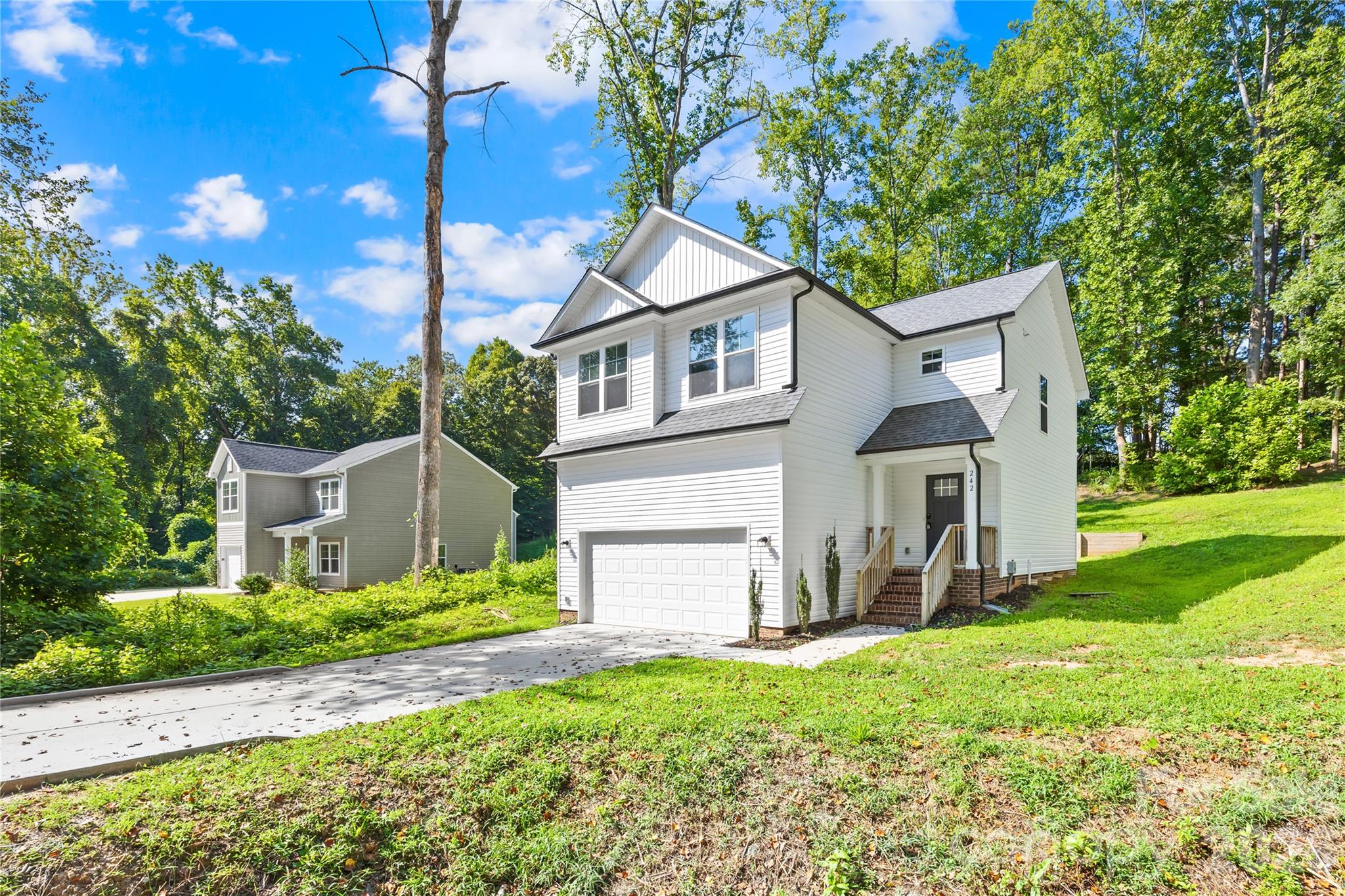 242 Valleybrook Lane — Troutman
