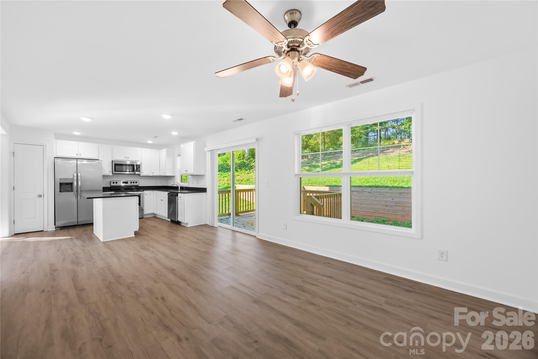 242 Valleybrook Lane — Troutman