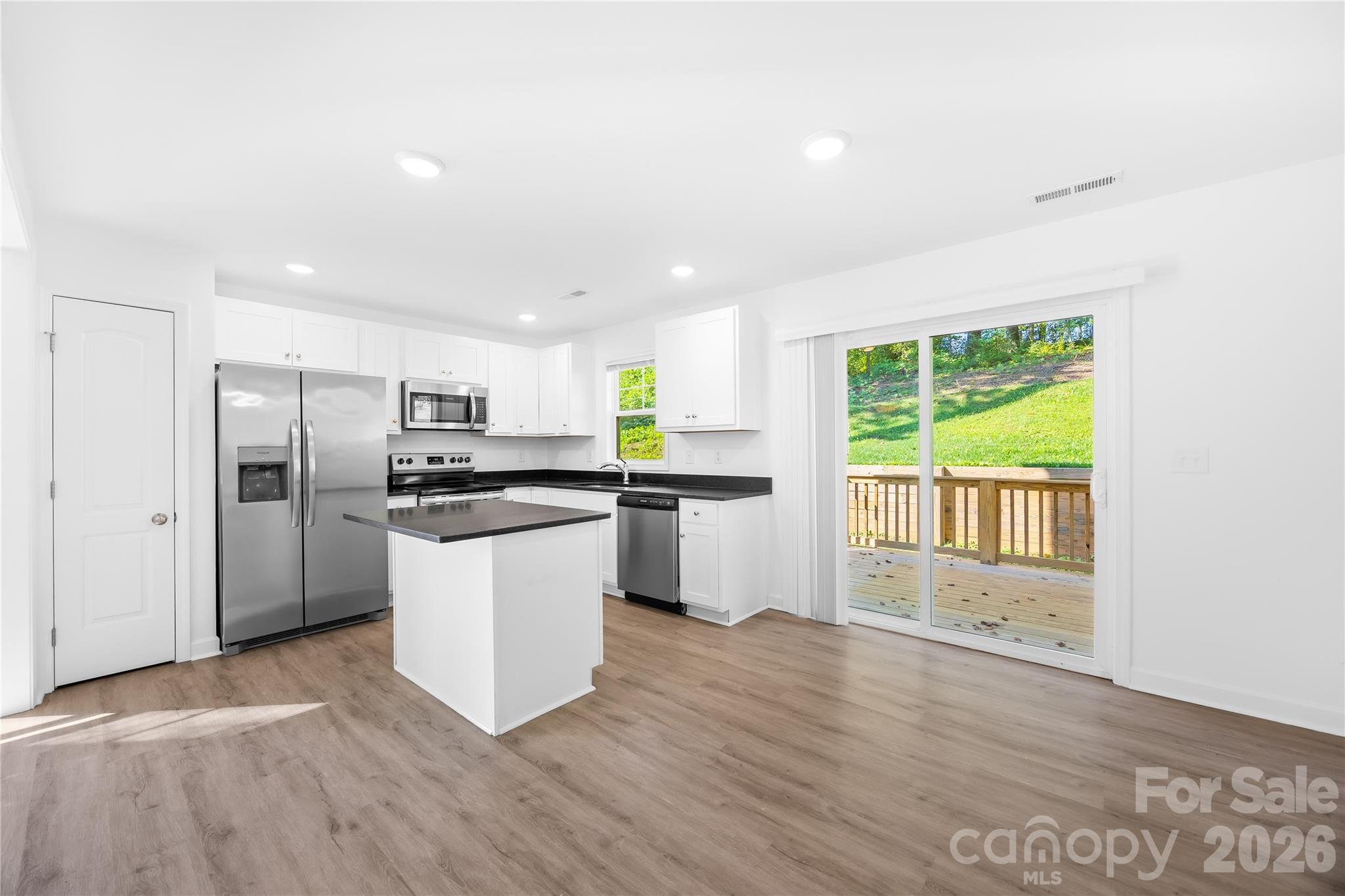 242 Valleybrook Lane — Troutman