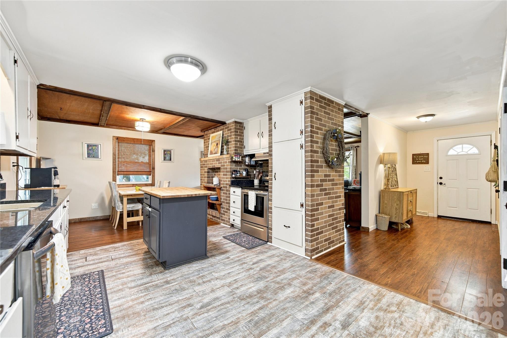 7704 Otts Circle — Stanley