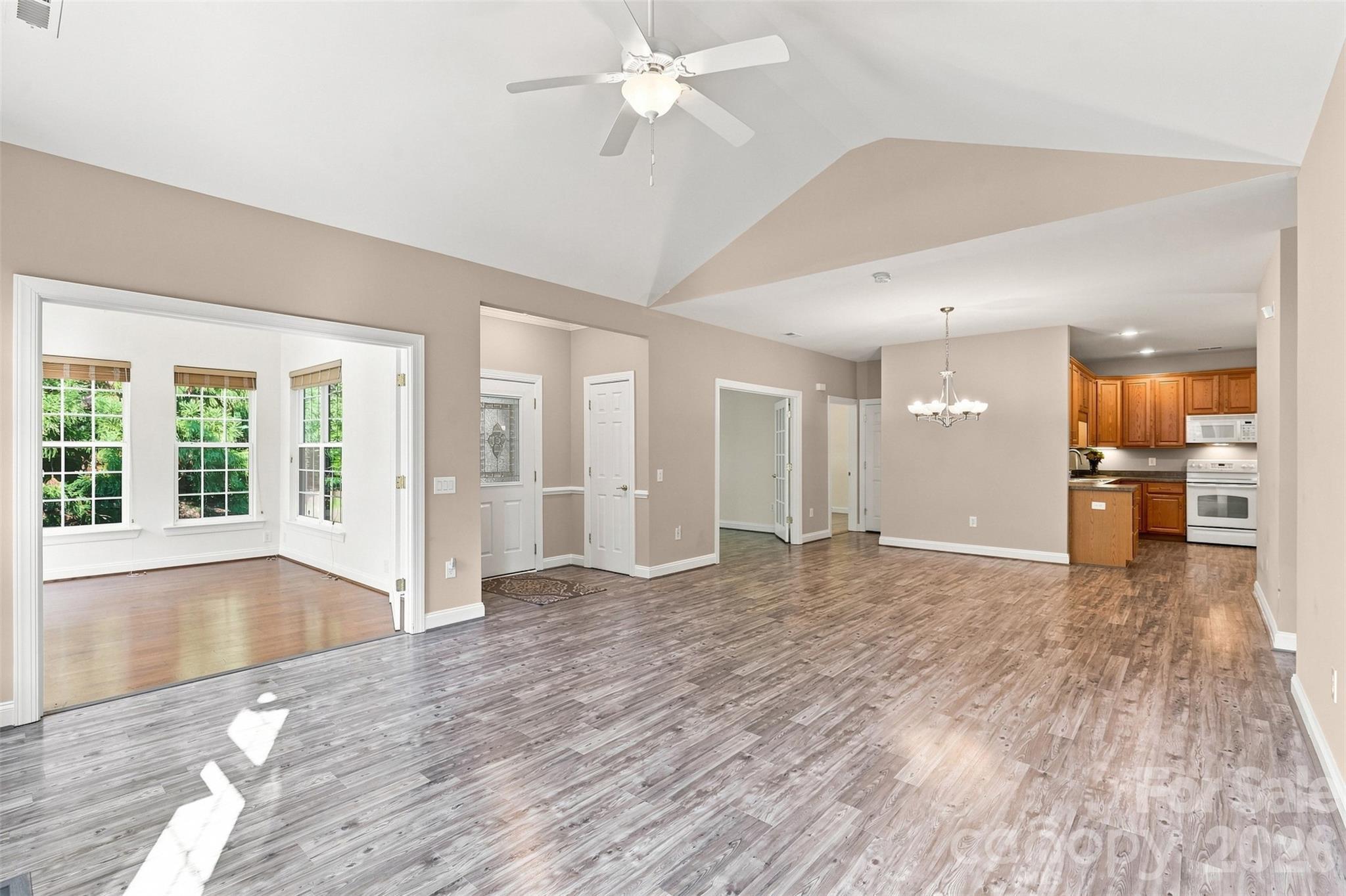 3225 Abbey Walk Lane — Matthews
