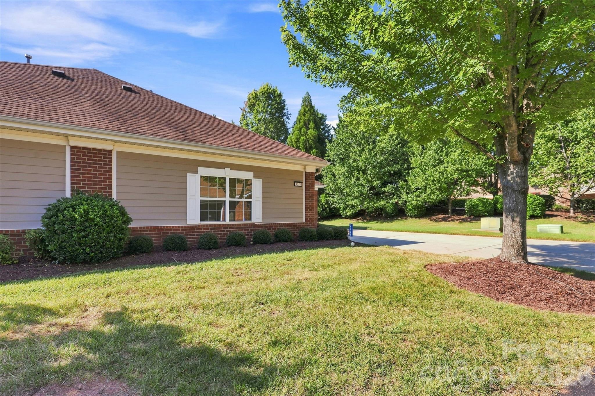3225 Abbey Walk Lane — Matthews