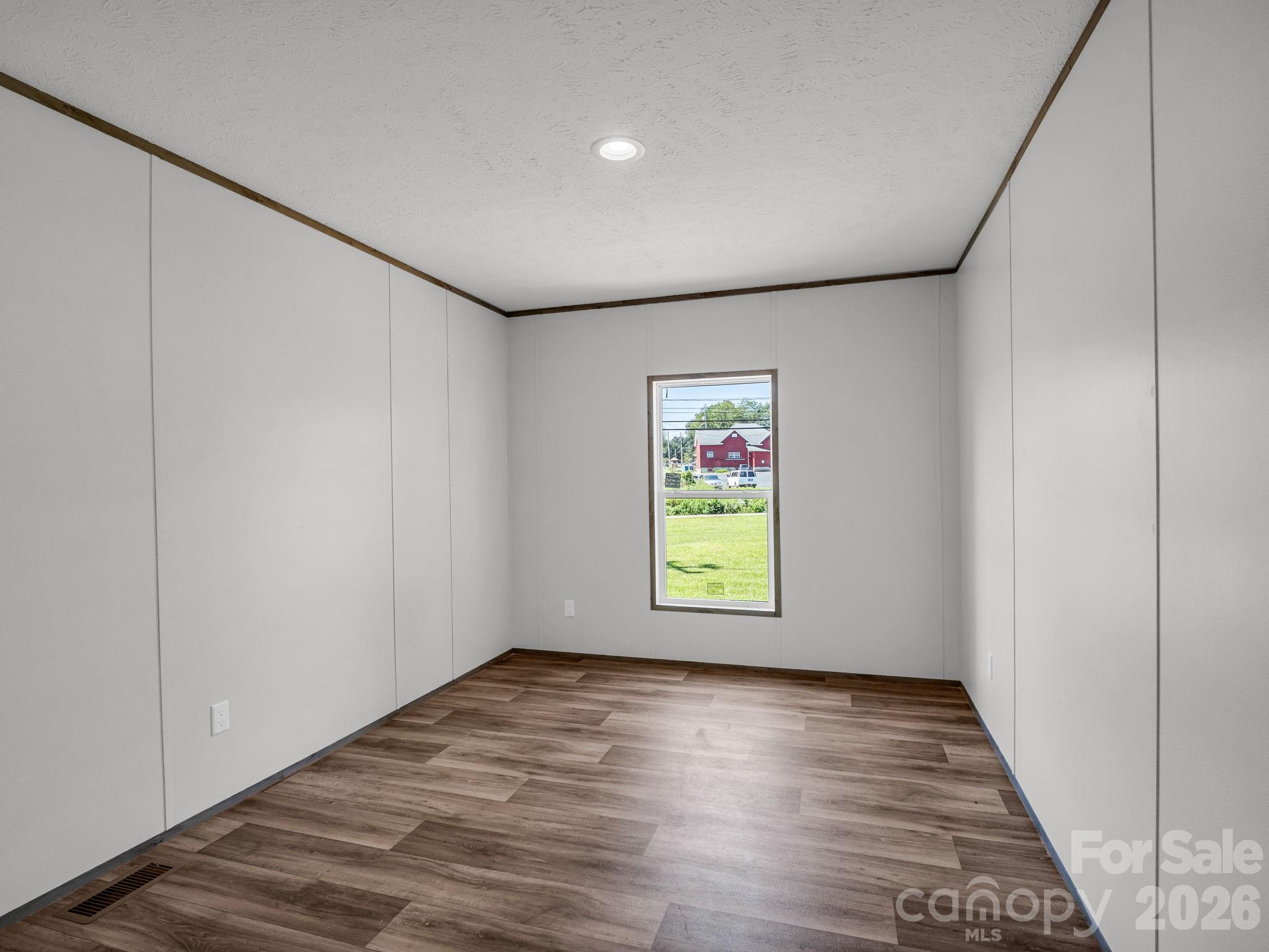 276 Mulberry Street — Forest City