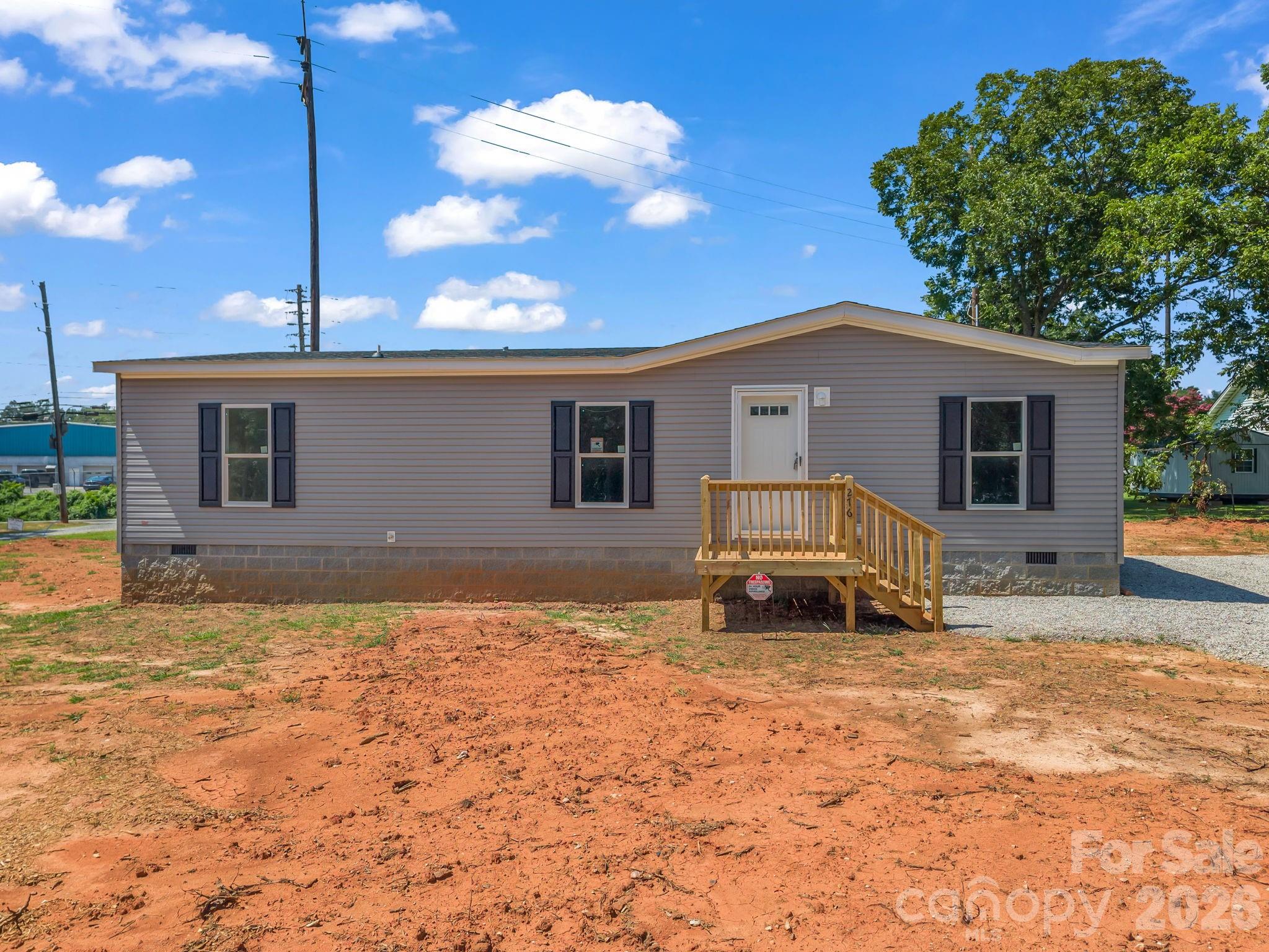 276 Mulberry Street — Forest City