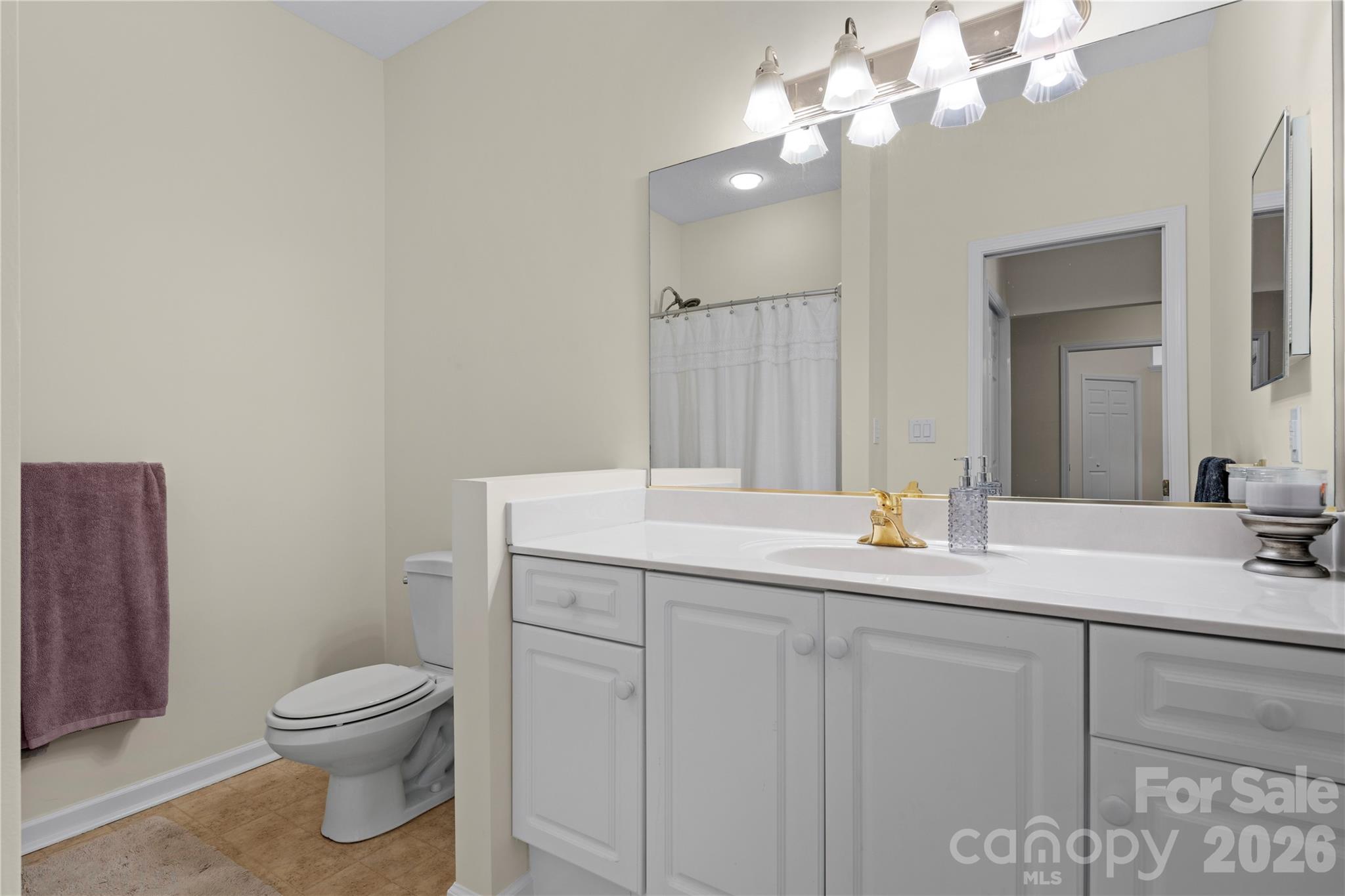 14 Country Meadows Lane — Hendersonville