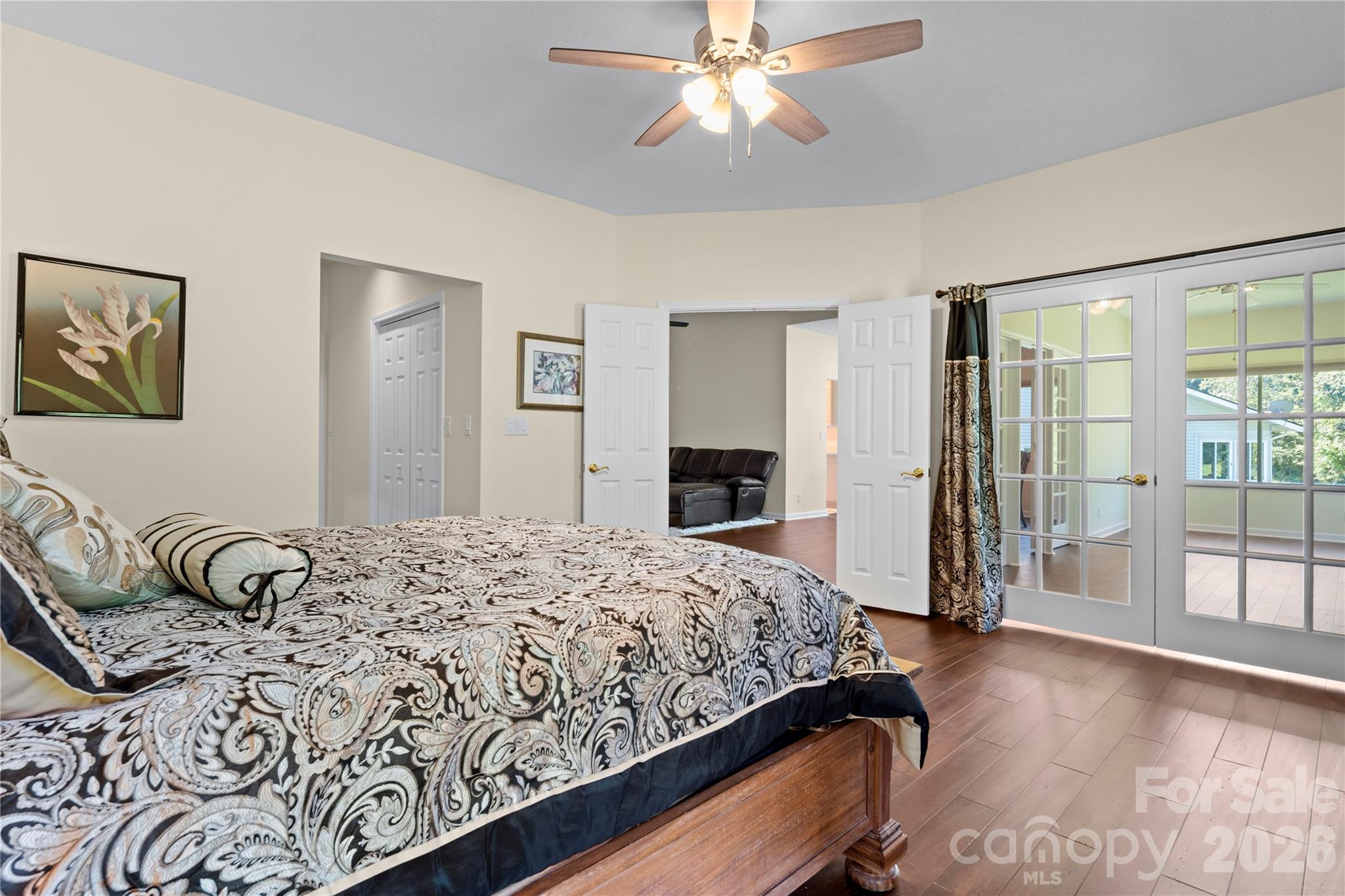 14 Country Meadows Lane — Hendersonville