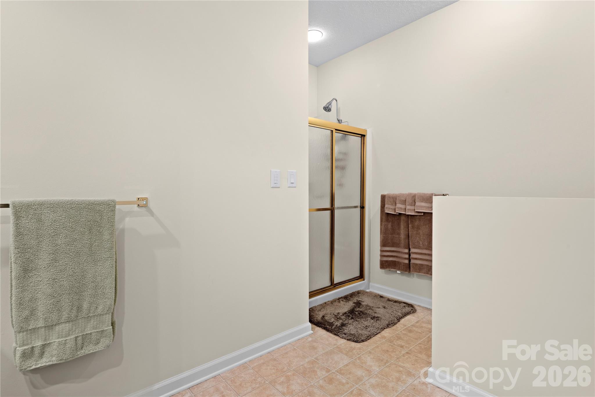 14 Country Meadows Lane — Hendersonville