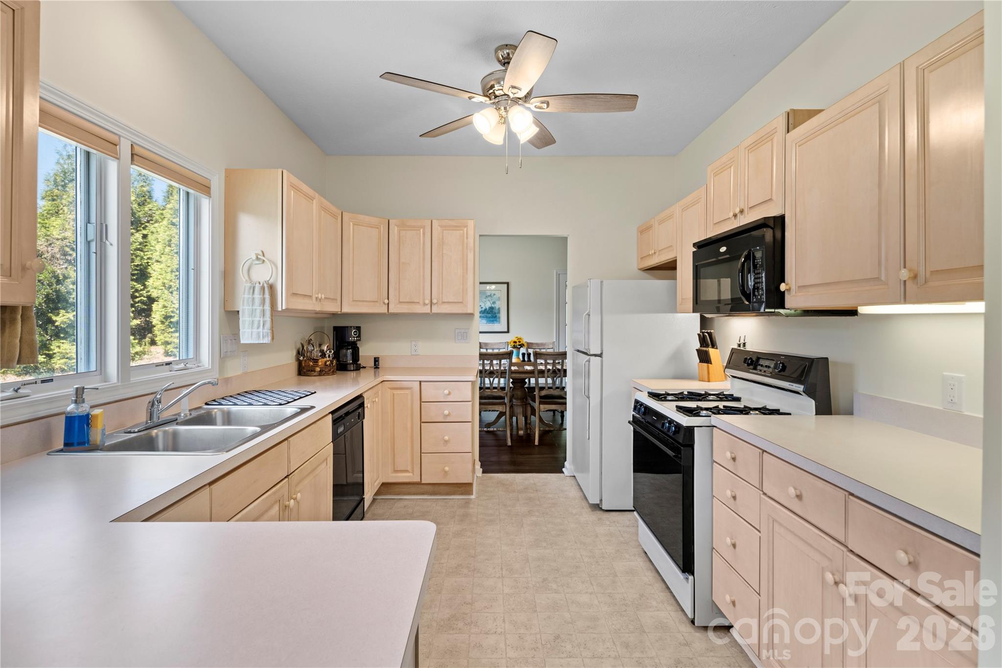 14 Country Meadows Lane — Hendersonville