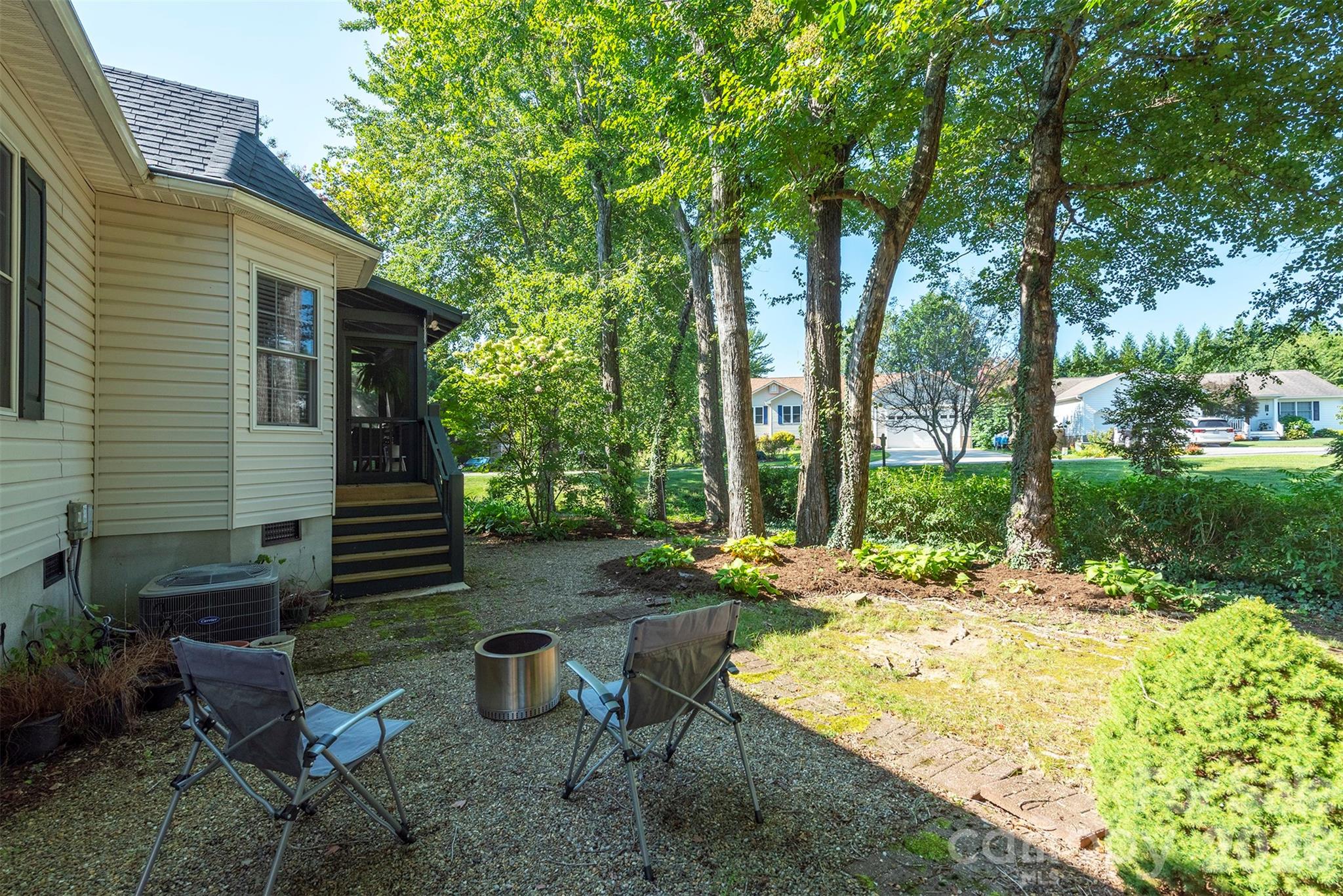 38 Eden Glen Road — Black Mountain