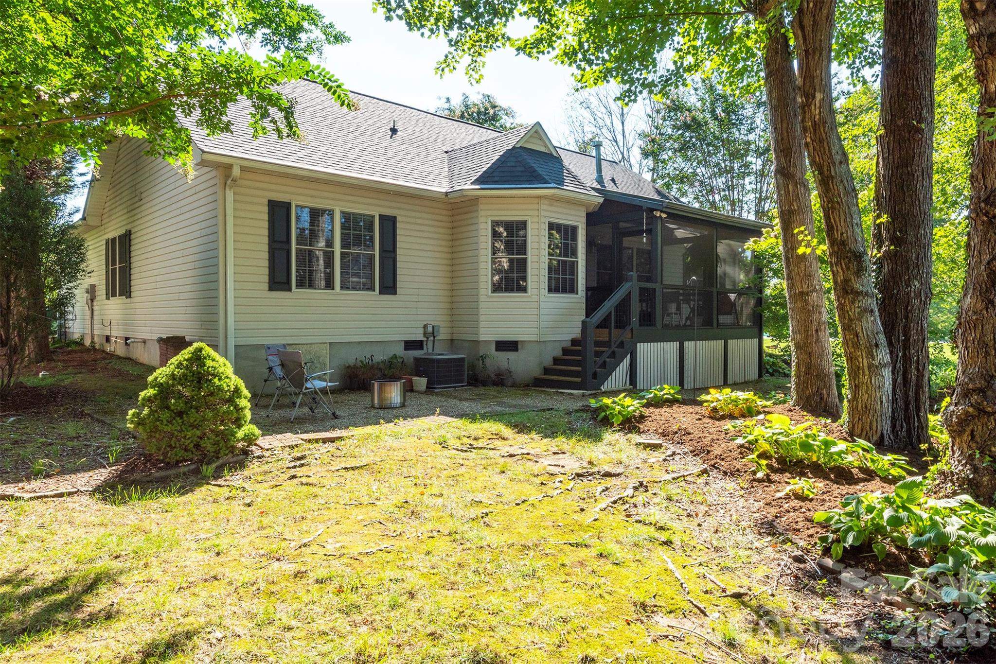 38 Eden Glen Road — Black Mountain