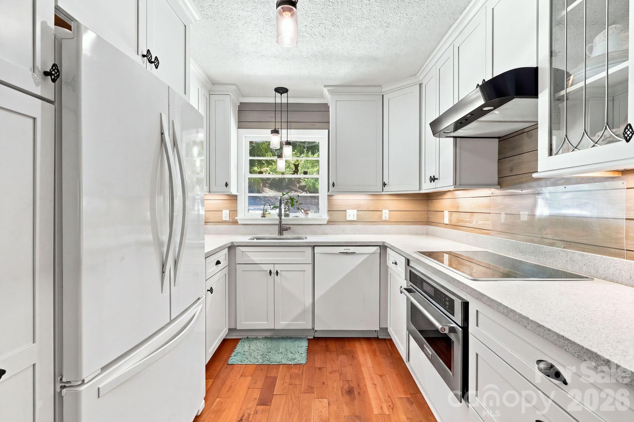 922 Goose Hollow Road — Newland