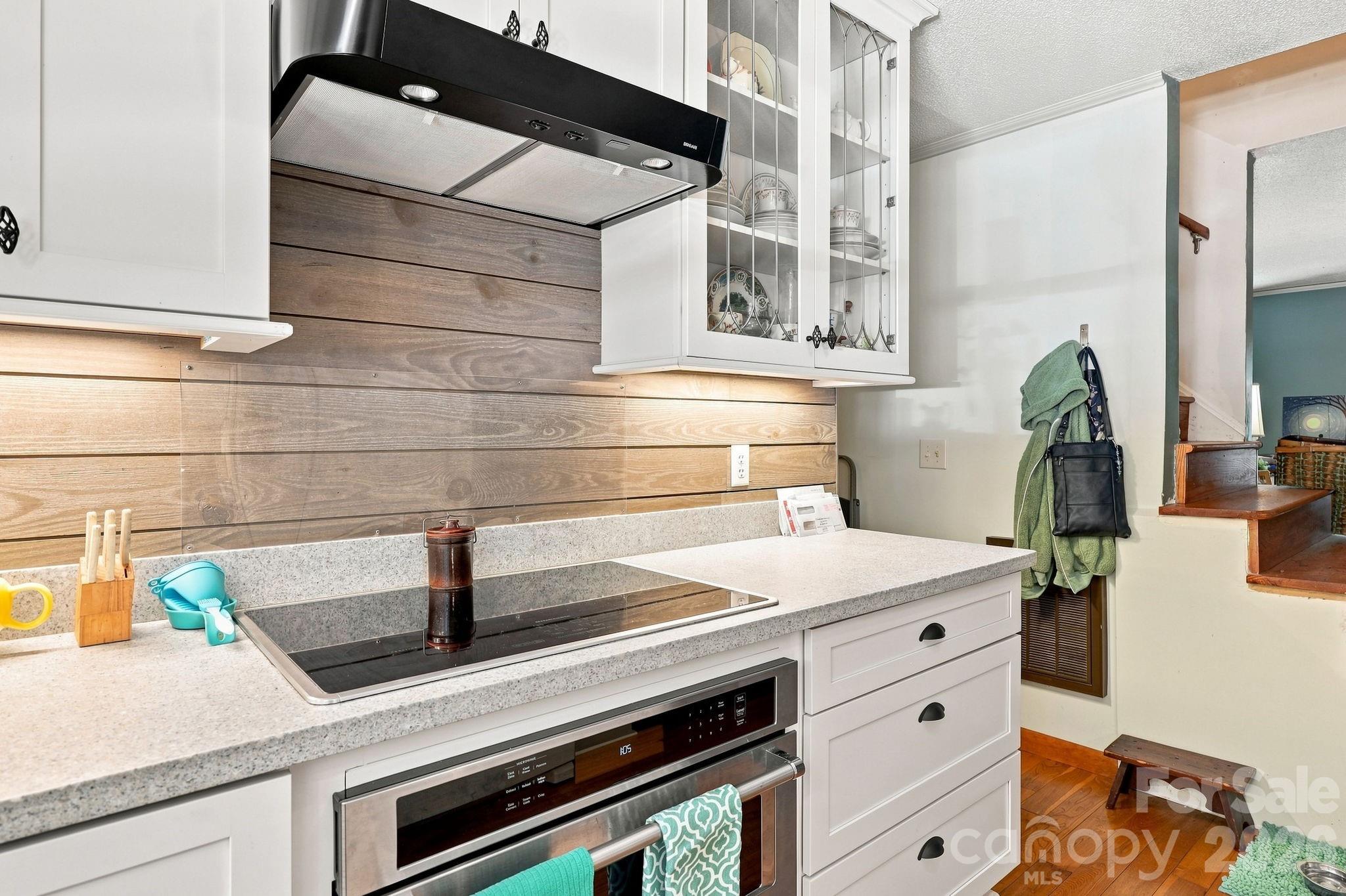 922 Goose Hollow Road — Newland
