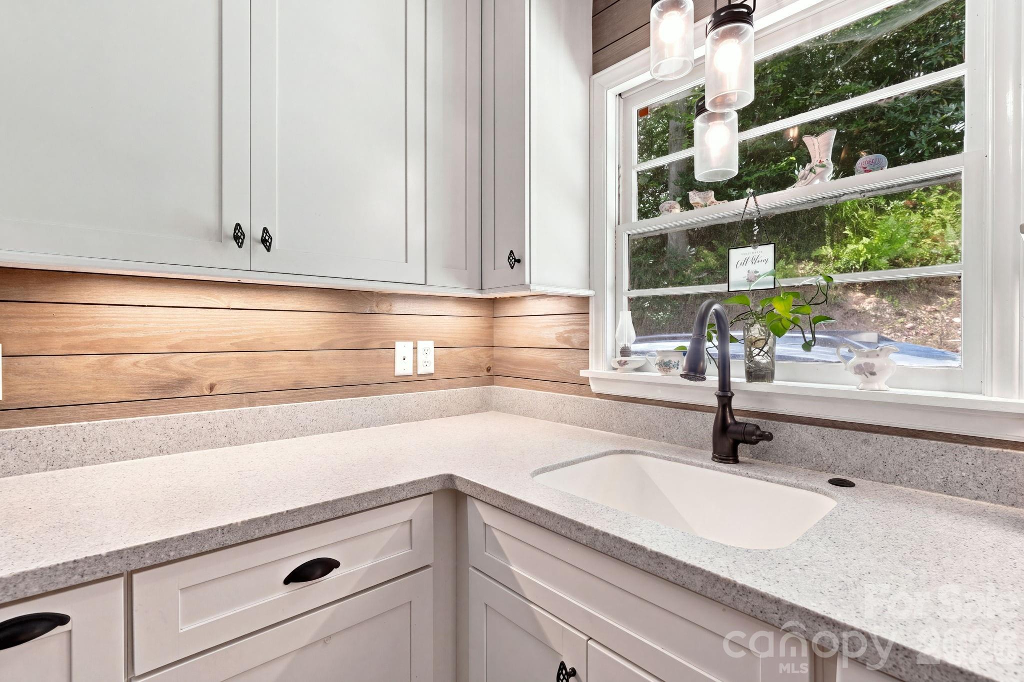 922 Goose Hollow Road — Newland