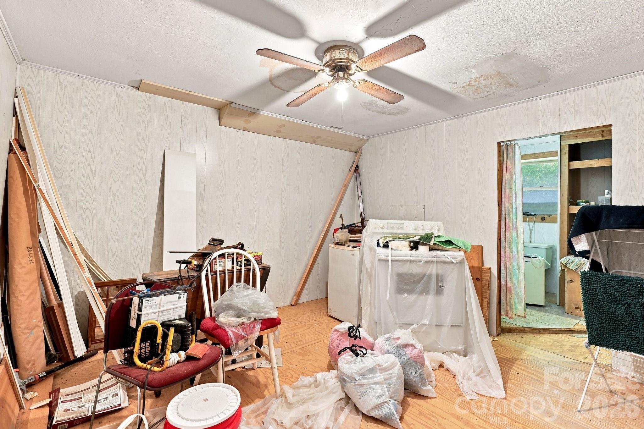 922 Goose Hollow Road — Newland
