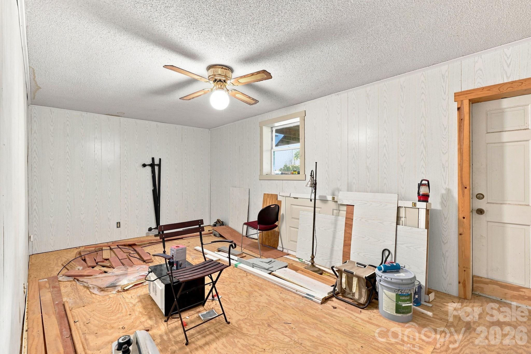 922 Goose Hollow Road — Newland