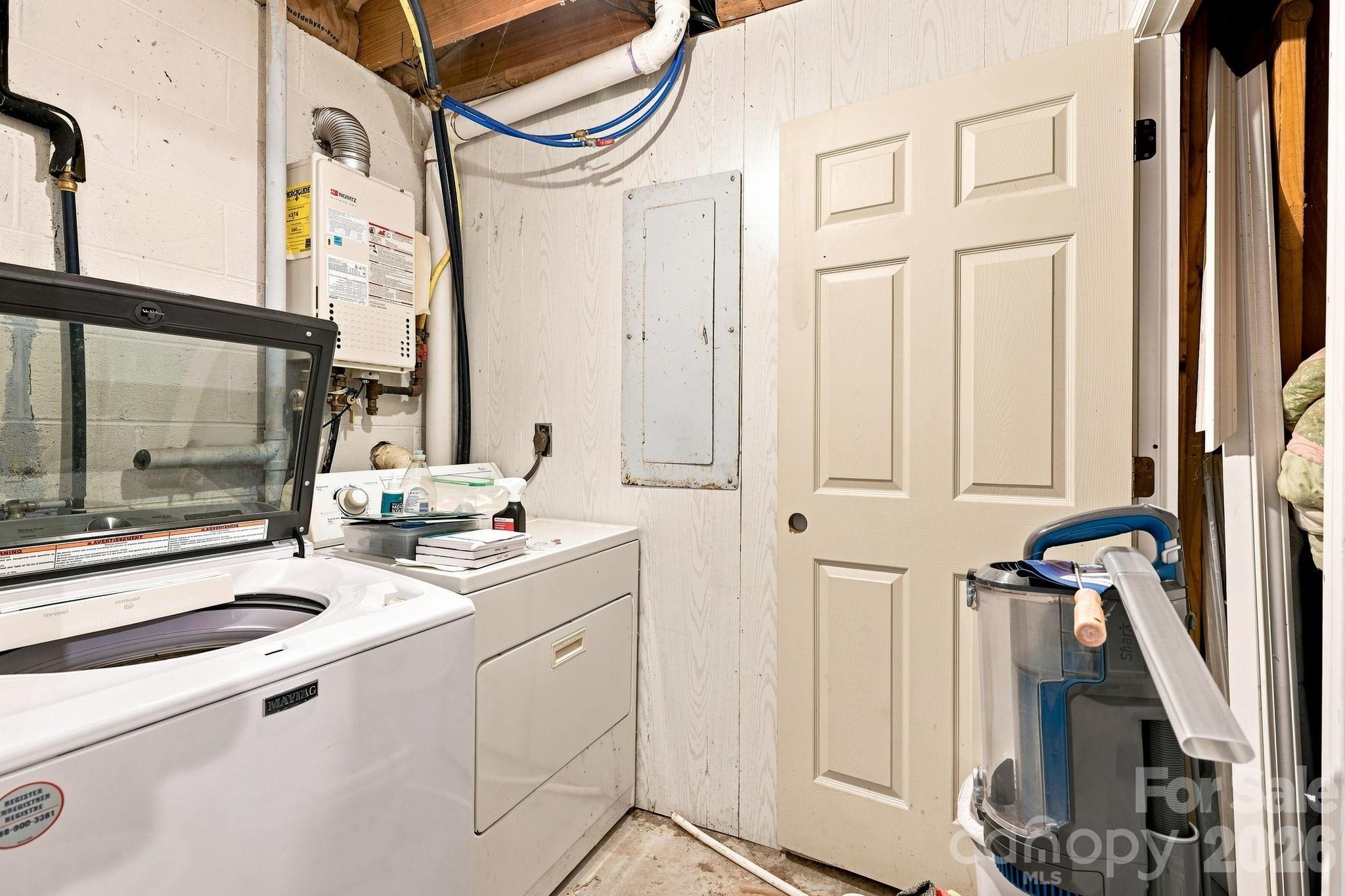 922 Goose Hollow Road — Newland