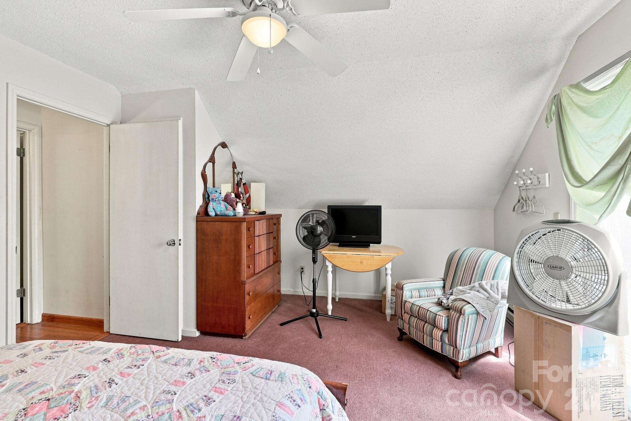 922 Goose Hollow Road — Newland