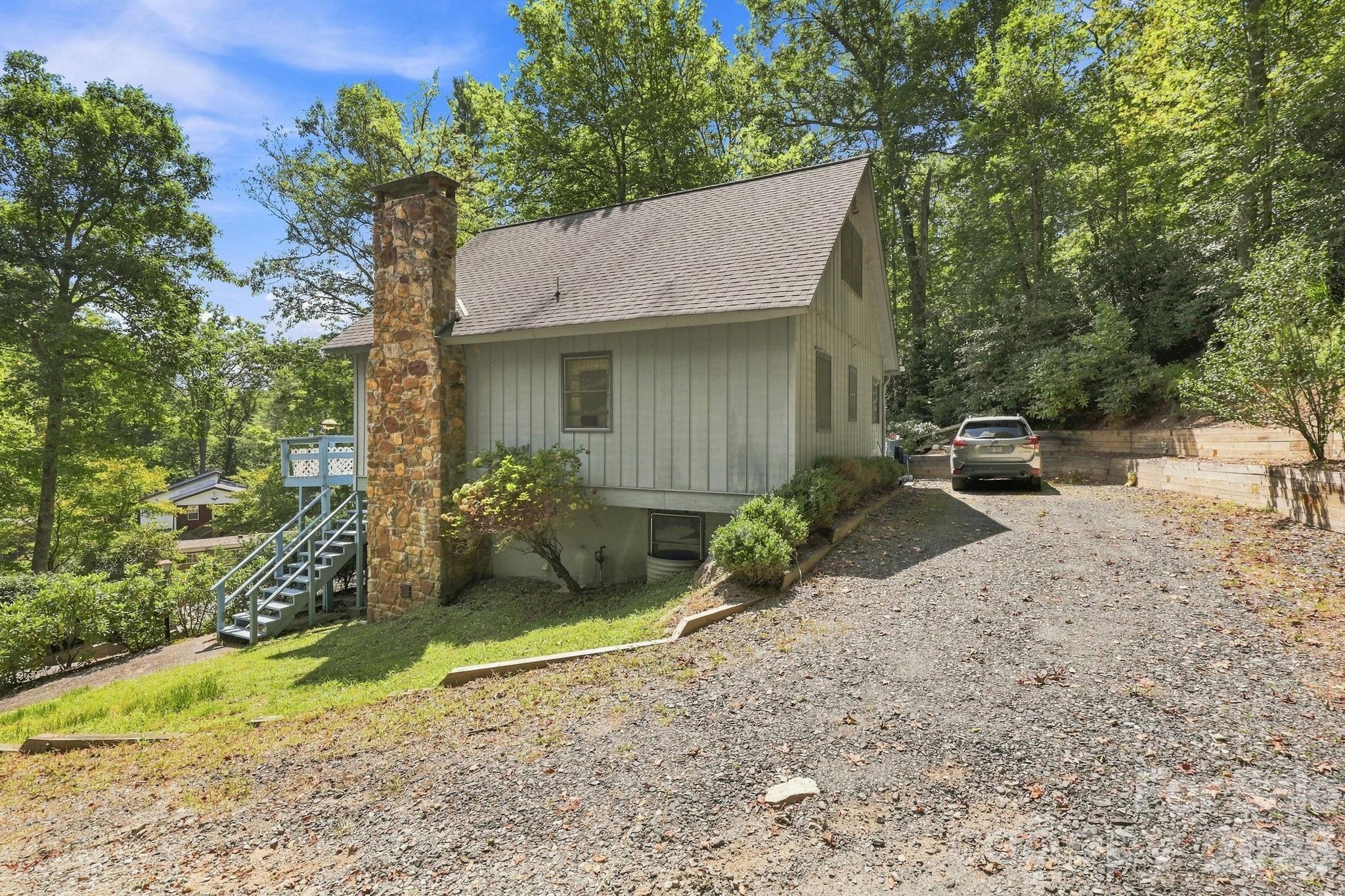 922 Goose Hollow Road — Newland