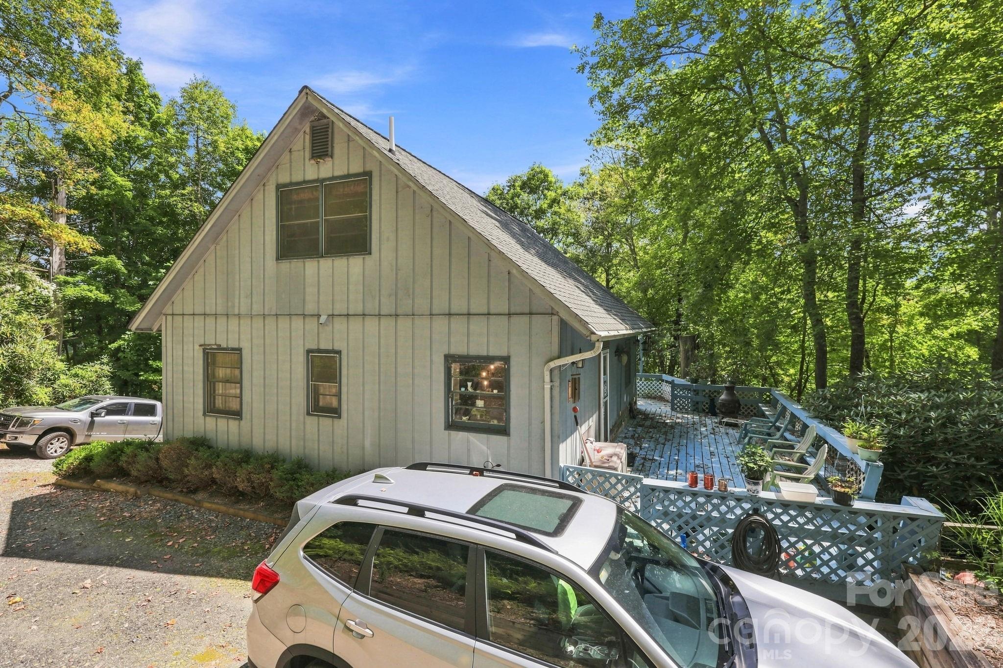 922 Goose Hollow Road — Newland