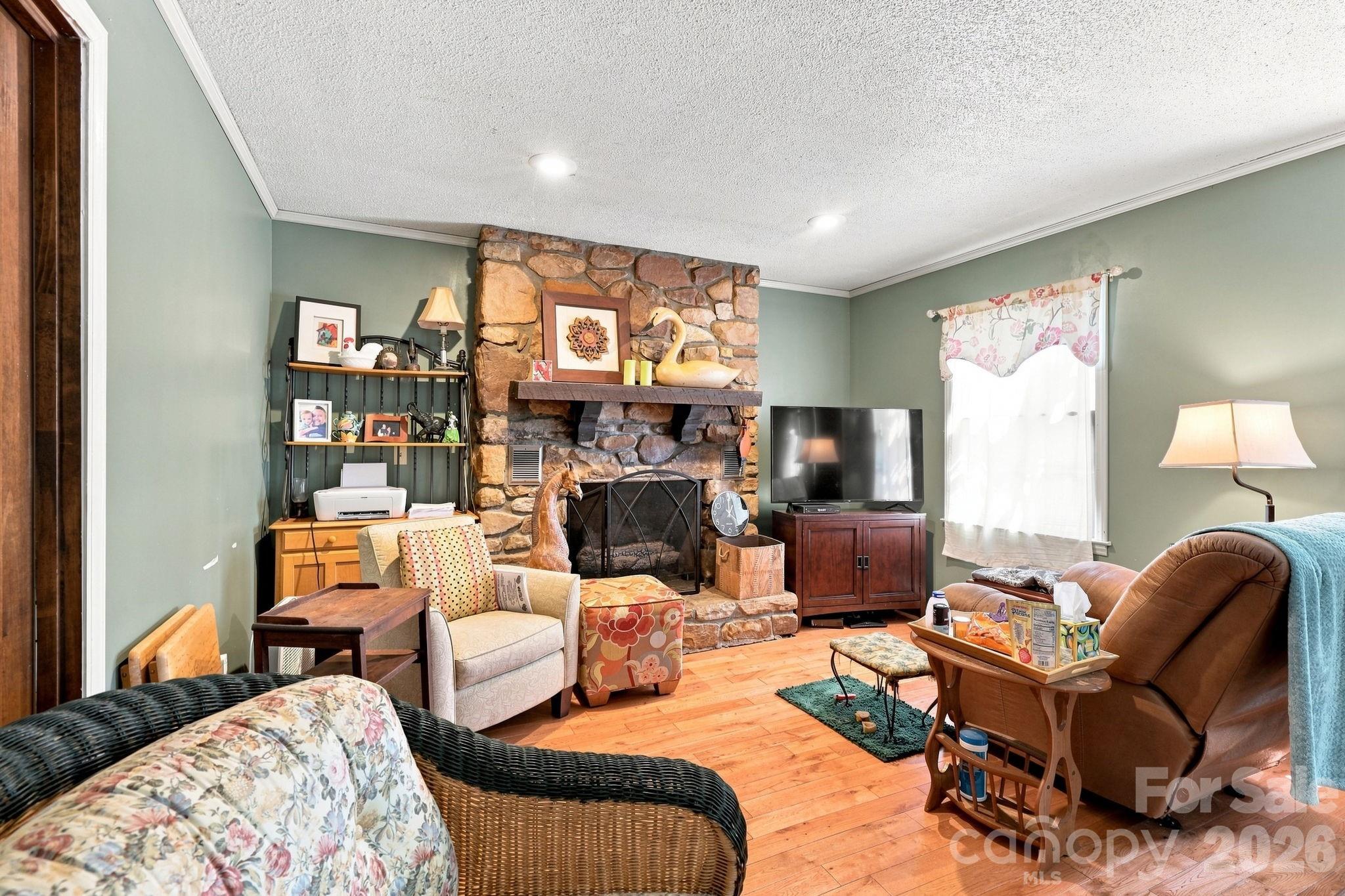 922 Goose Hollow Road — Newland