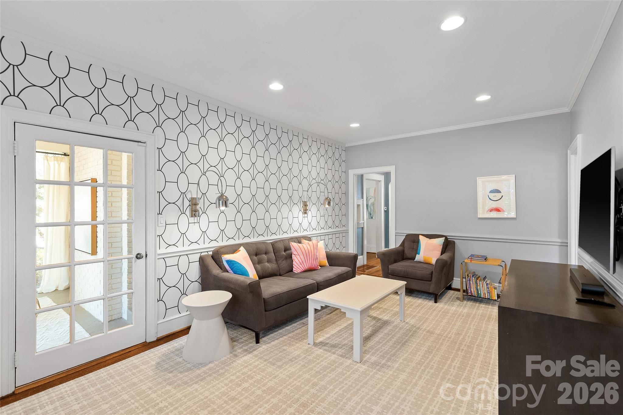 2000 Beverly Drive — Charlotte