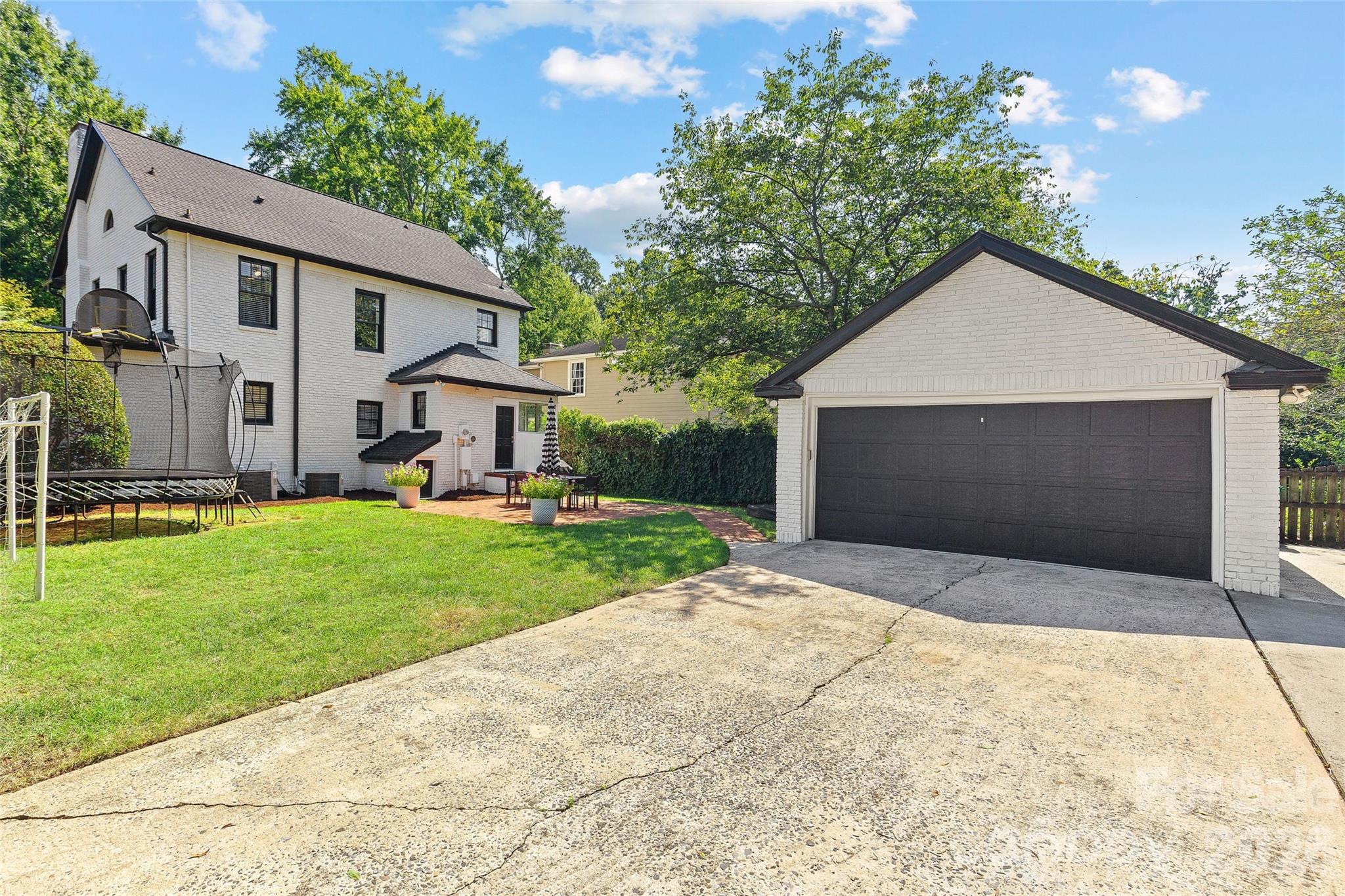 2000 Beverly Drive — Charlotte