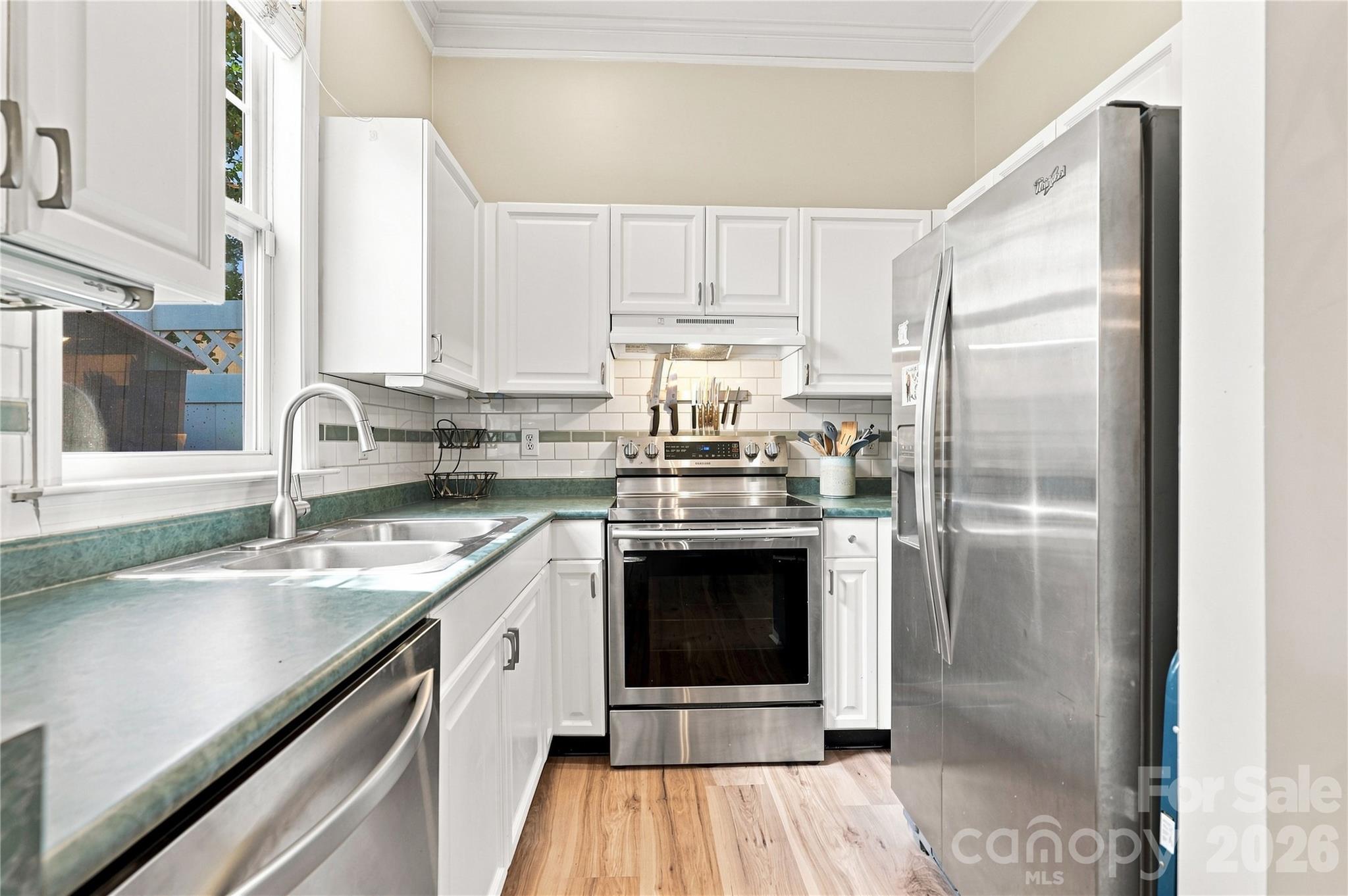 942 Hawthorne Bridge Court — Charlotte