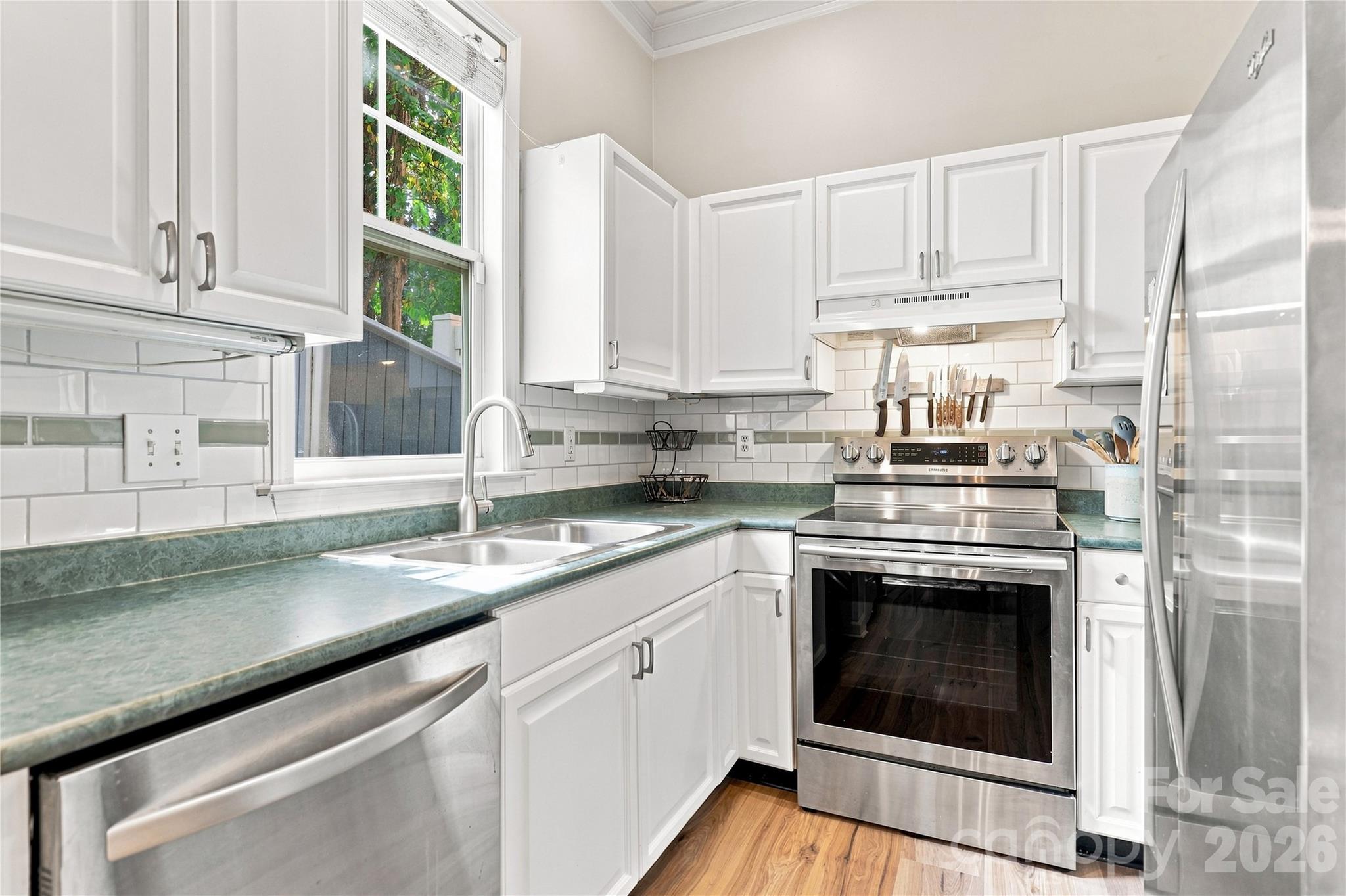 942 Hawthorne Bridge Court — Charlotte