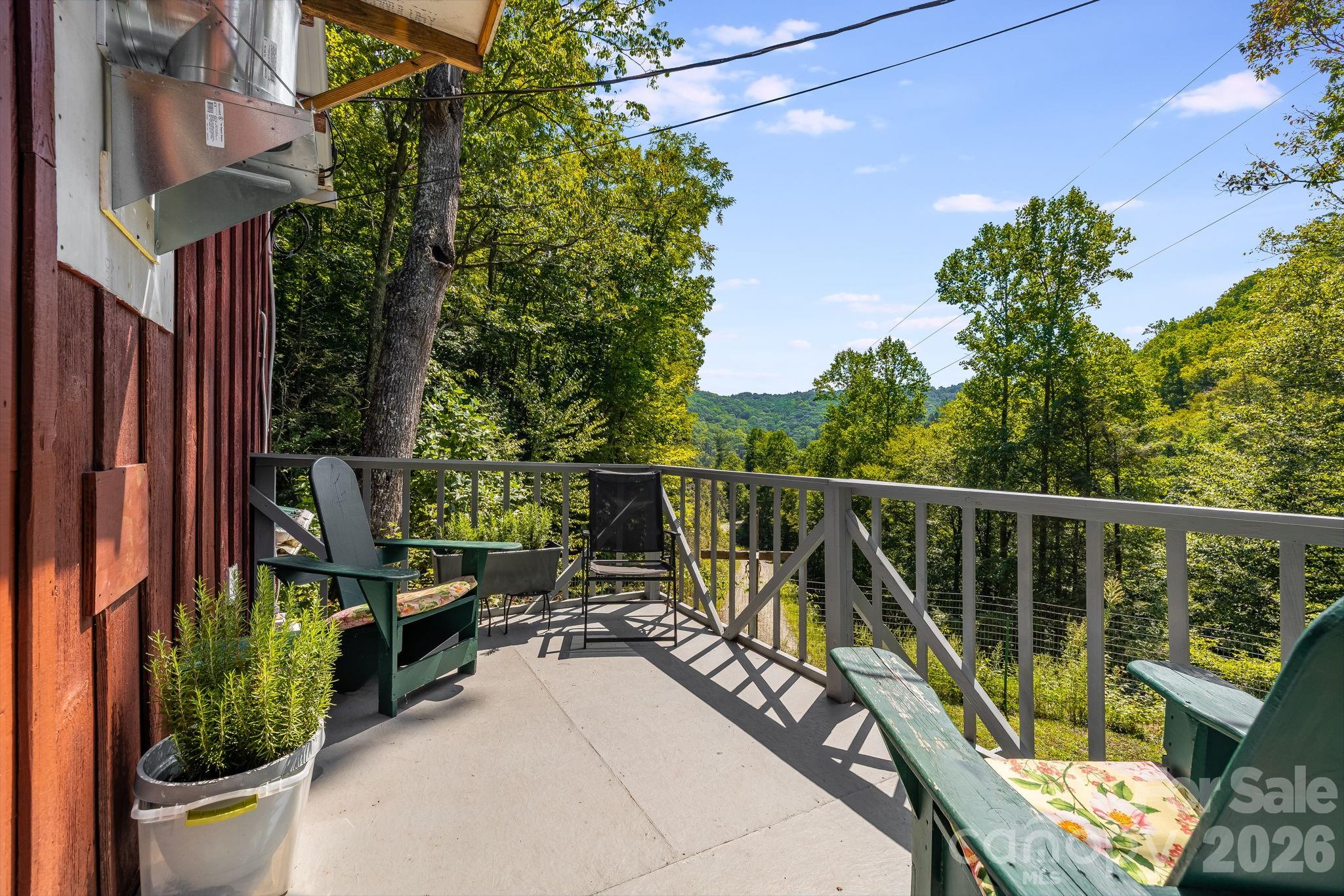 1712 Little Creek Road — Hot Springs