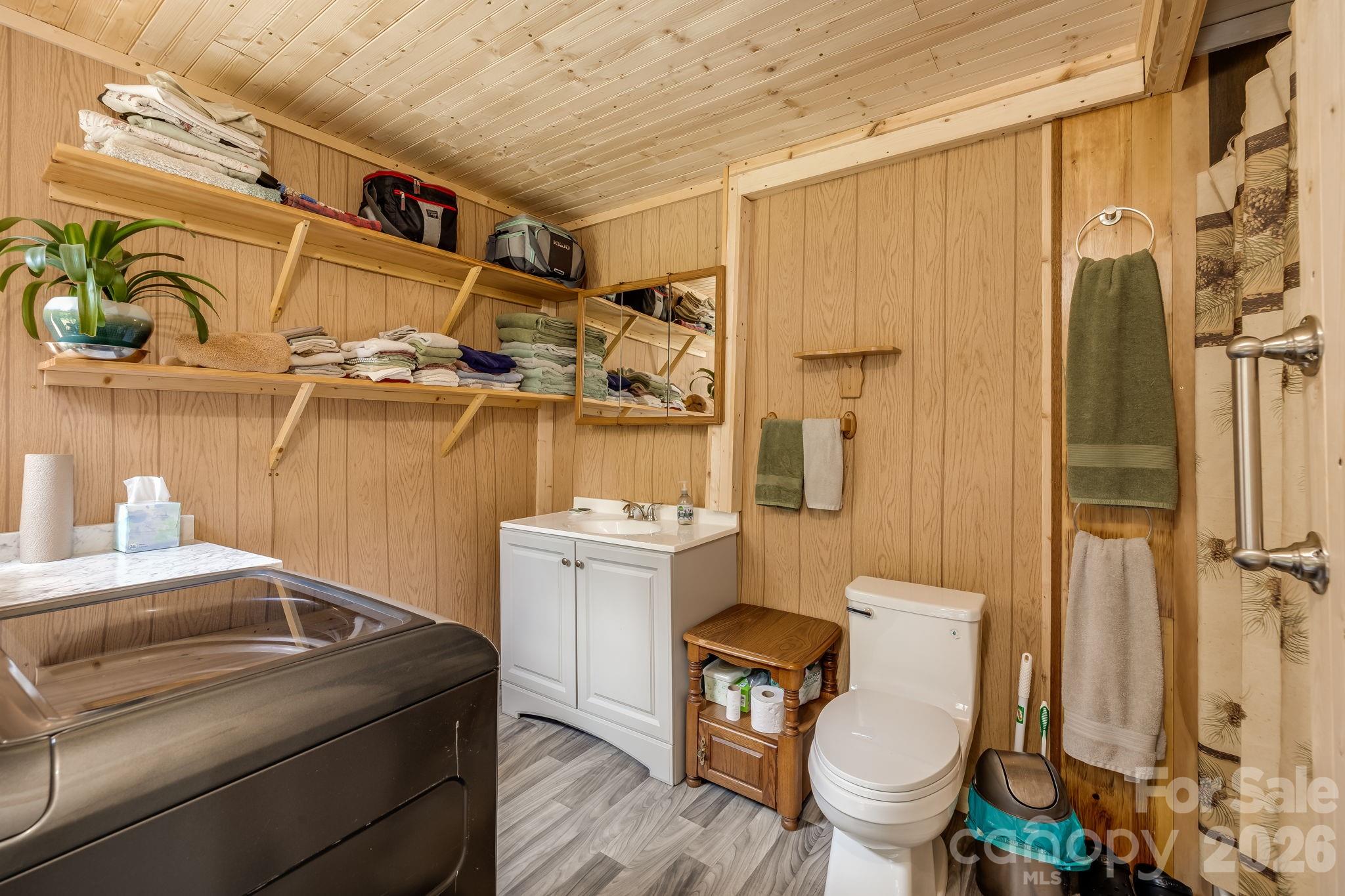 1712 Little Creek Road — Hot Springs