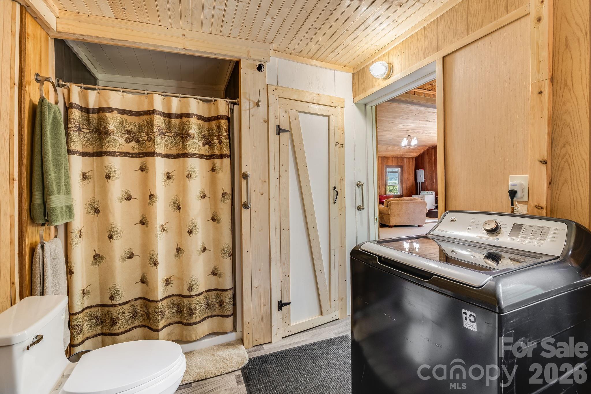 1712 Little Creek Road — Hot Springs