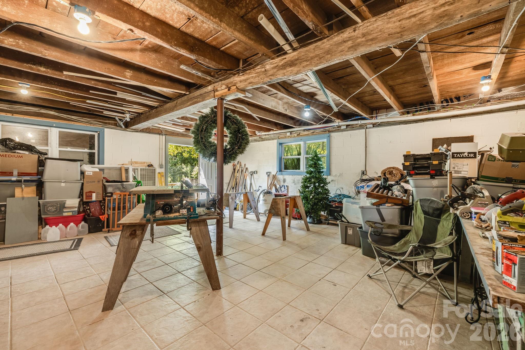 1712 Little Creek Road — Hot Springs
