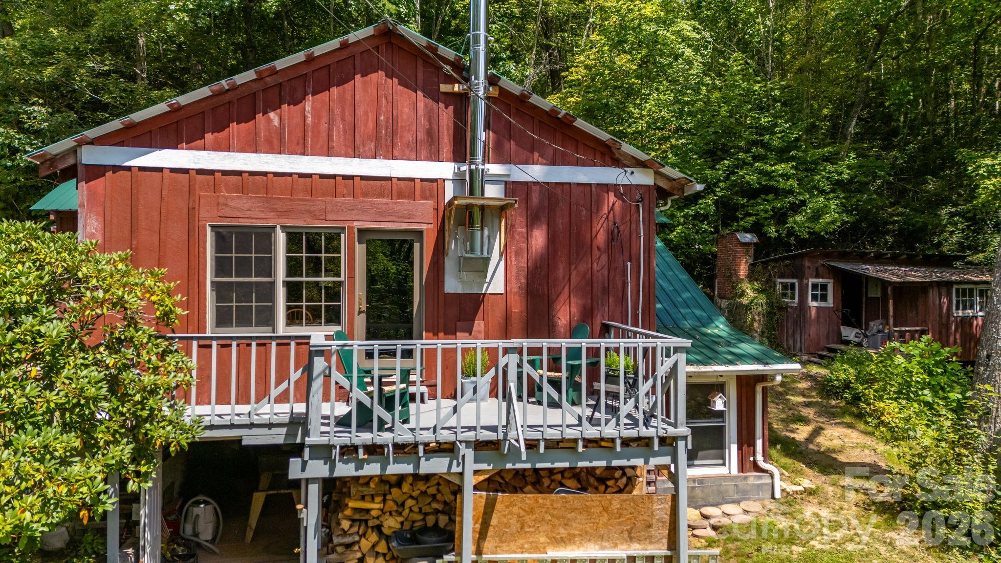 1712 Little Creek Road — Hot Springs