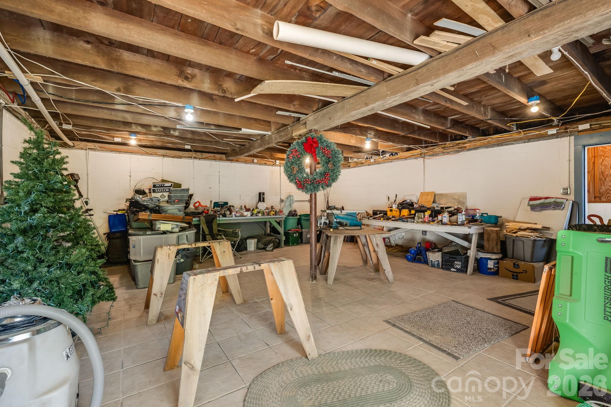 1712 Little Creek Road — Hot Springs
