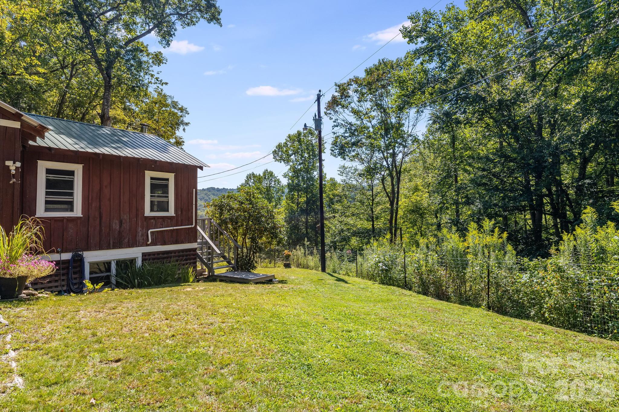 1712 Little Creek Road — Hot Springs