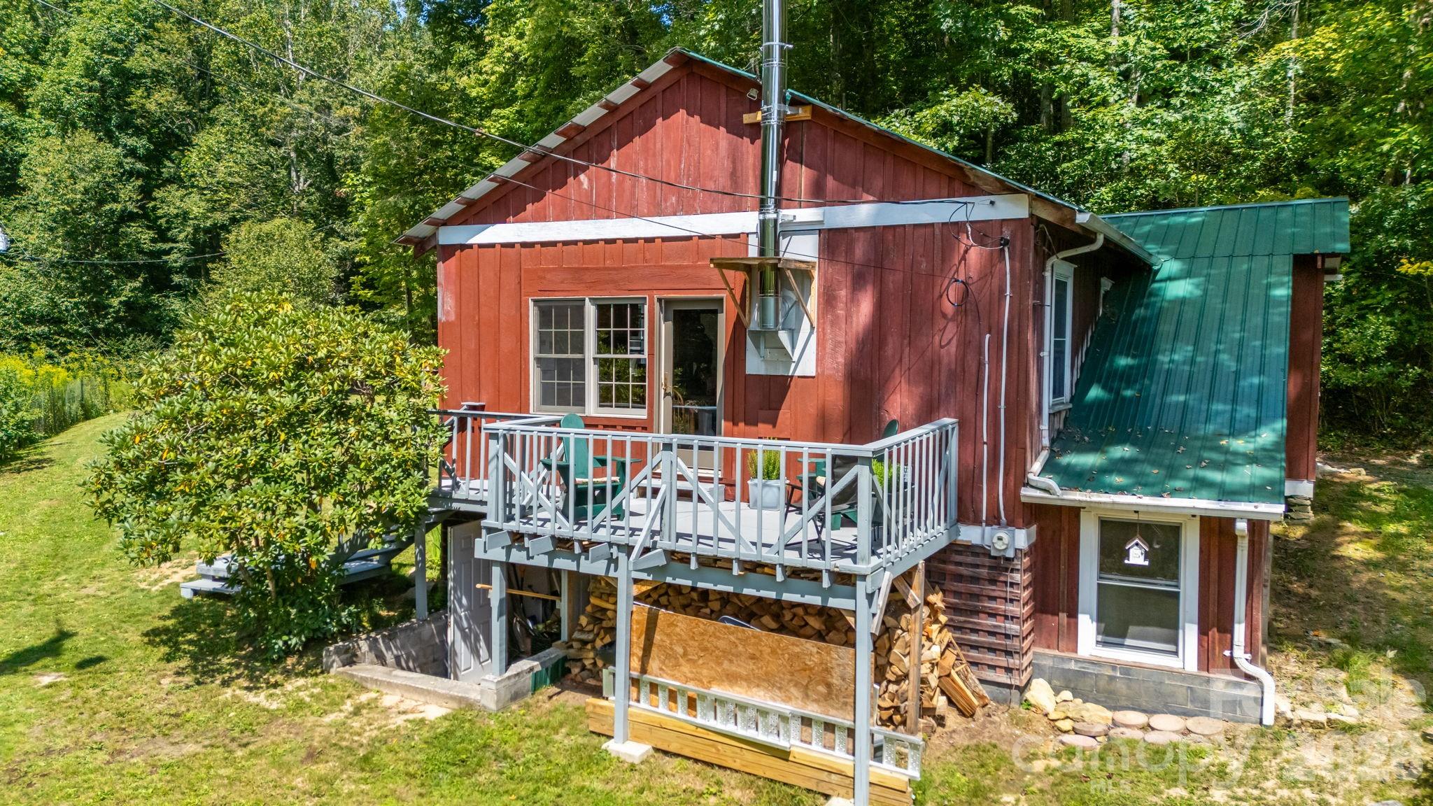 1712 Little Creek Road — Hot Springs
